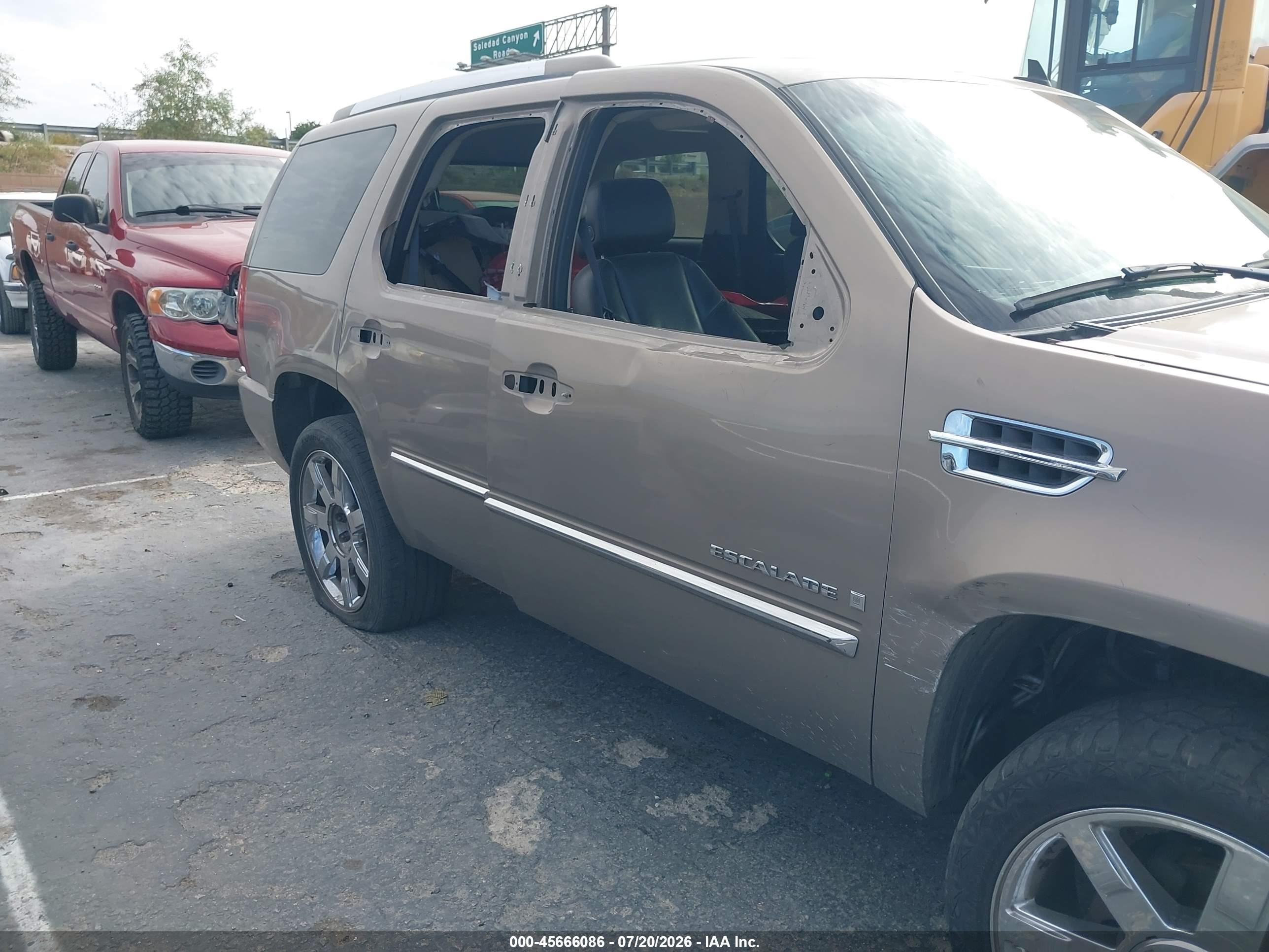 2007 Cadillac Escalade Beige vin: 1GYFK63897R365074
