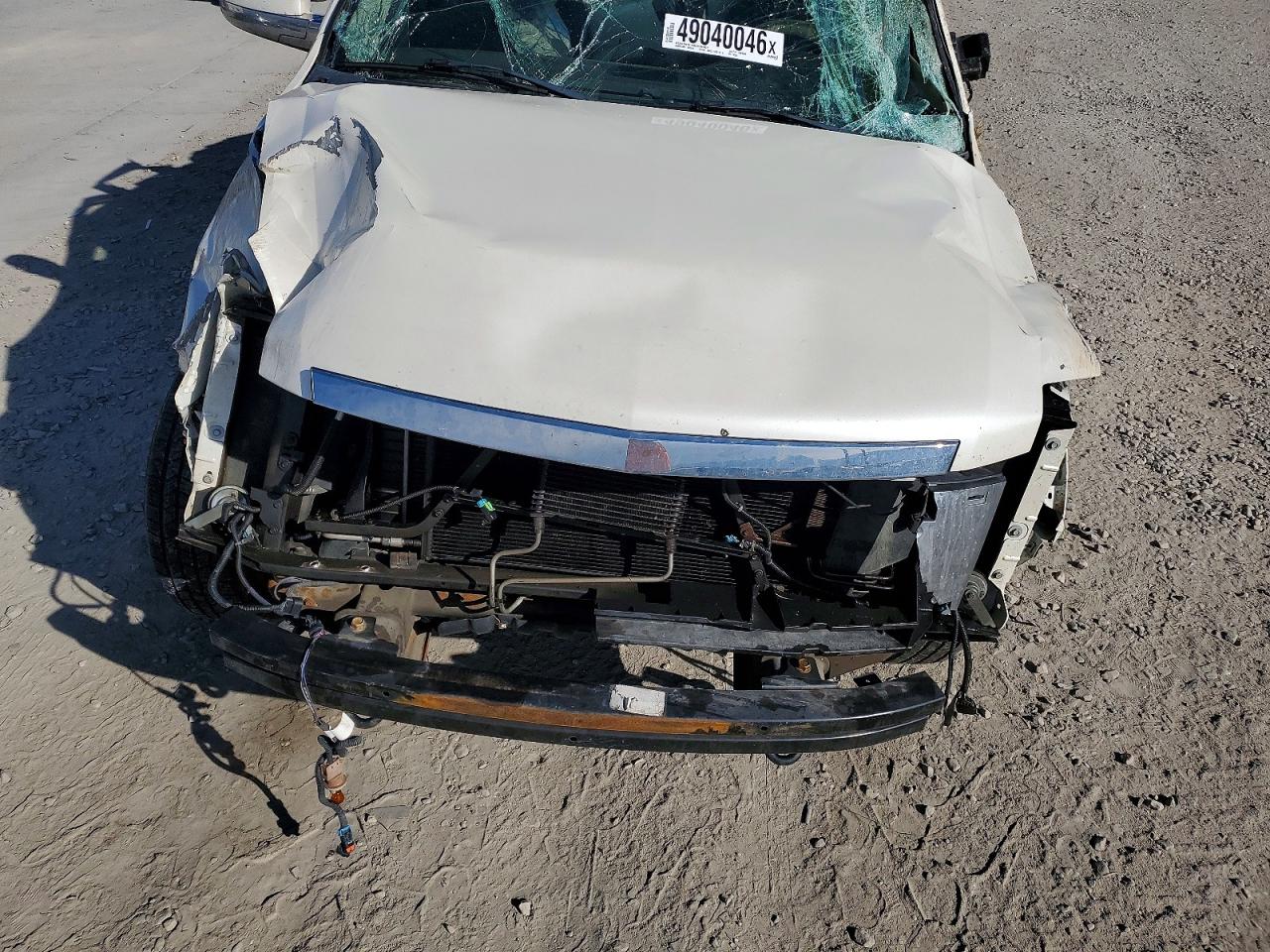 2007 Cadillac Escalade Luxury White vin: 1GYFK638X7R143532