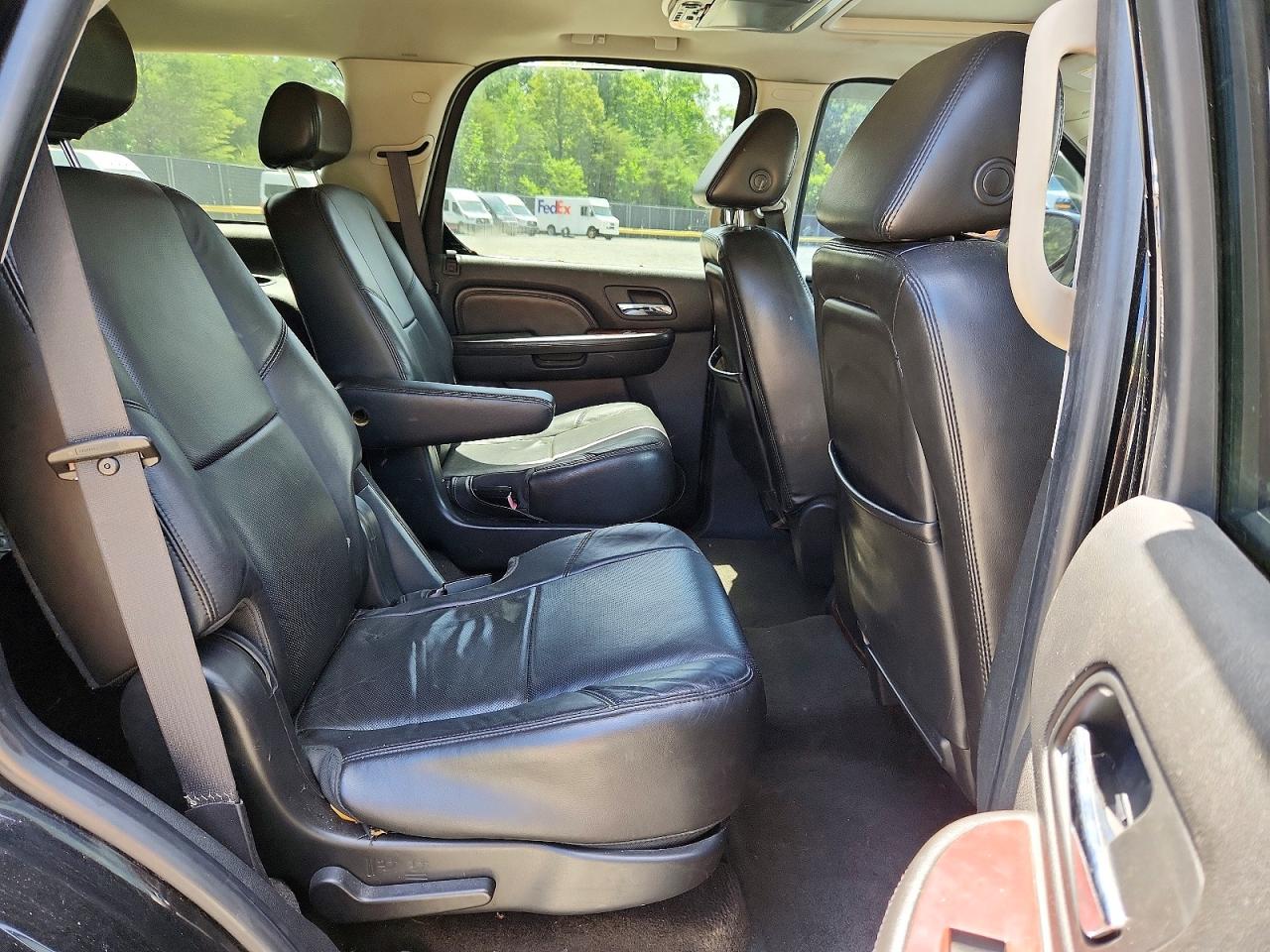 2007 Cadillac Escalade Luxury Black vin: 1GYFK638X7R222411