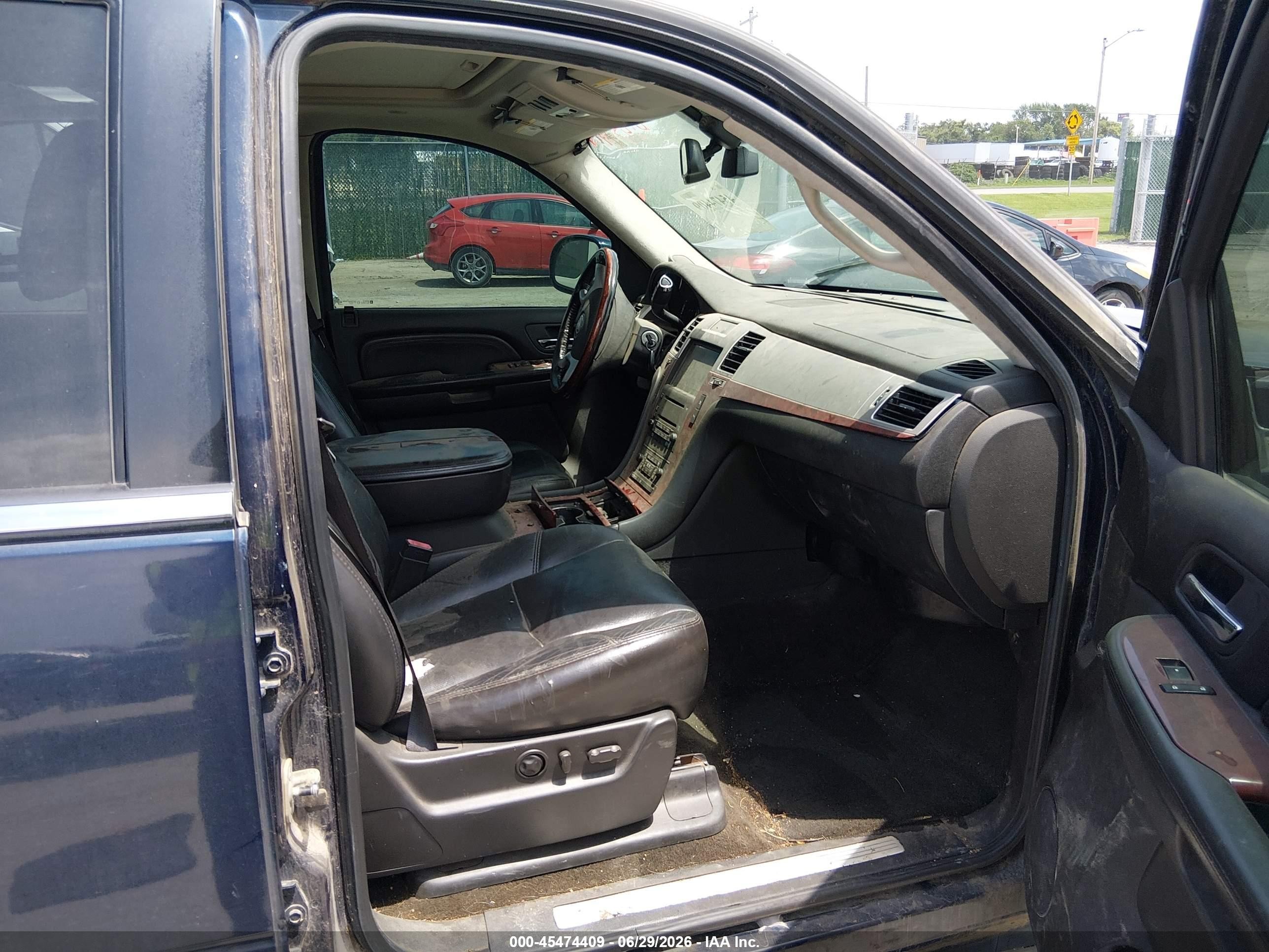 2007 Cadillac Escalade   Черный vin: 1GYFK638X7R347439