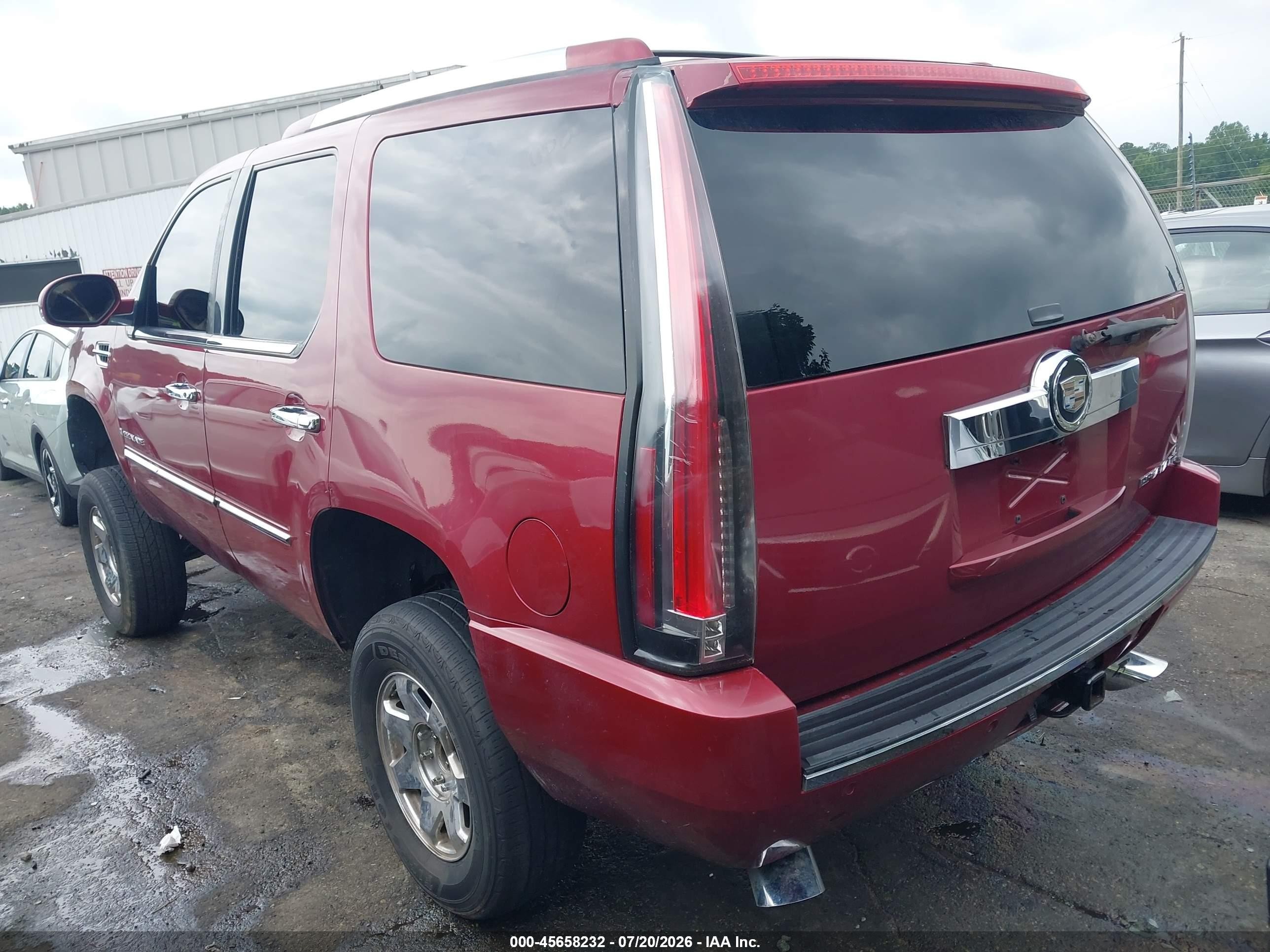 2008 Cadillac Escalade   Red vin: 1GYFK638X8R269648
