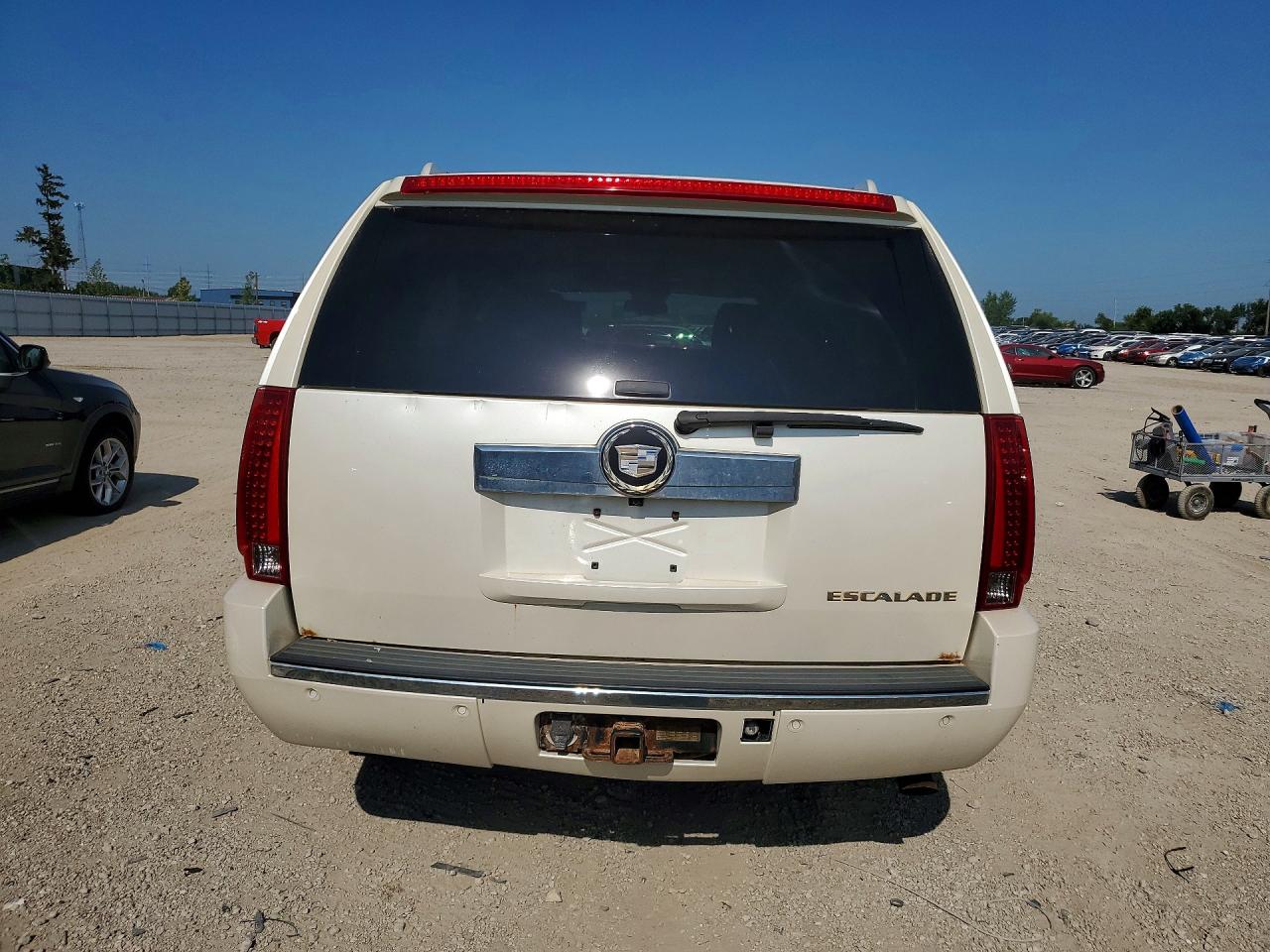 2007 Cadillac Escalade Esv White vin: 1GYFK66807R412603