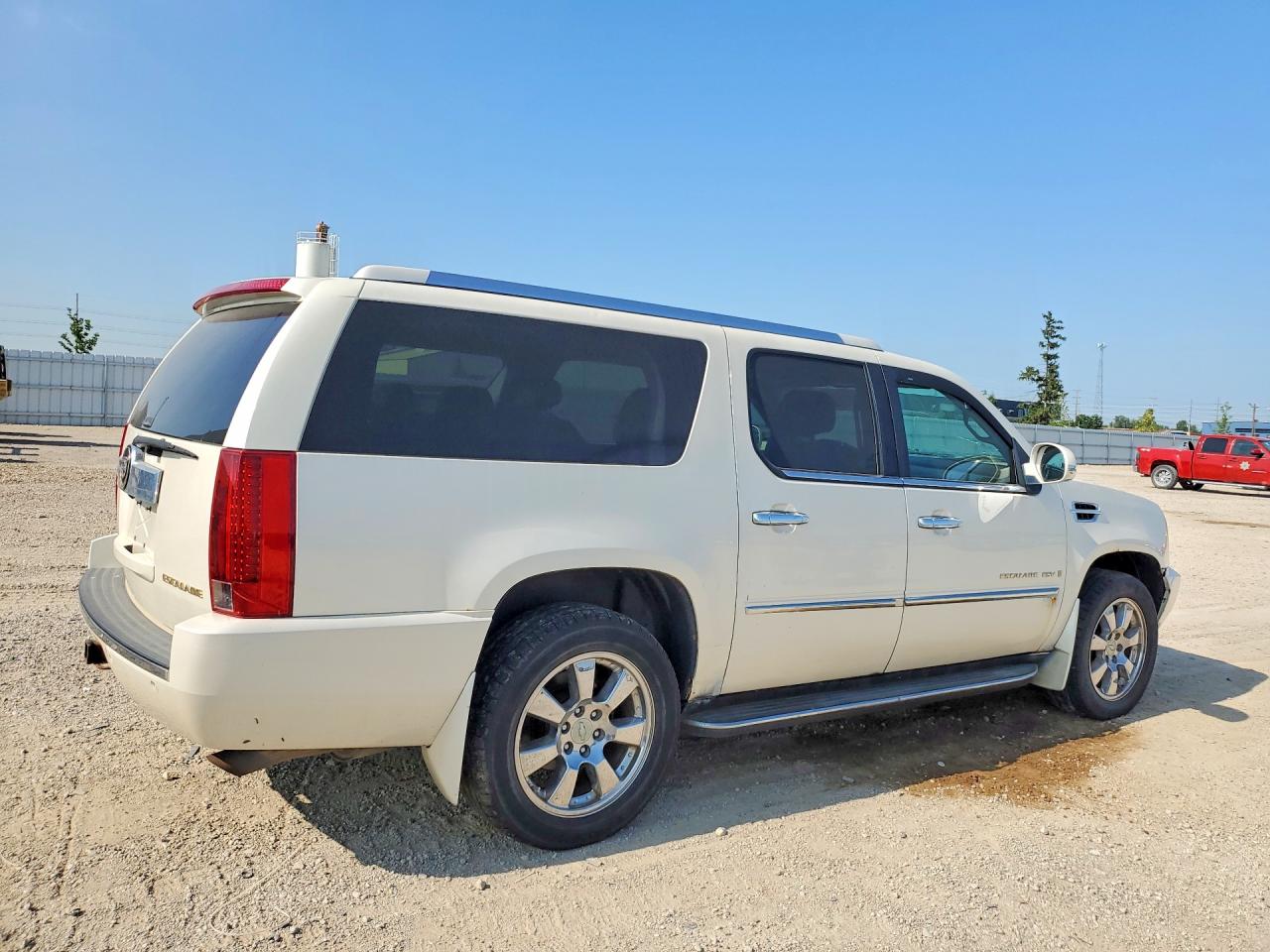 2007 Cadillac Escalade Esv White vin: 1GYFK66807R412603