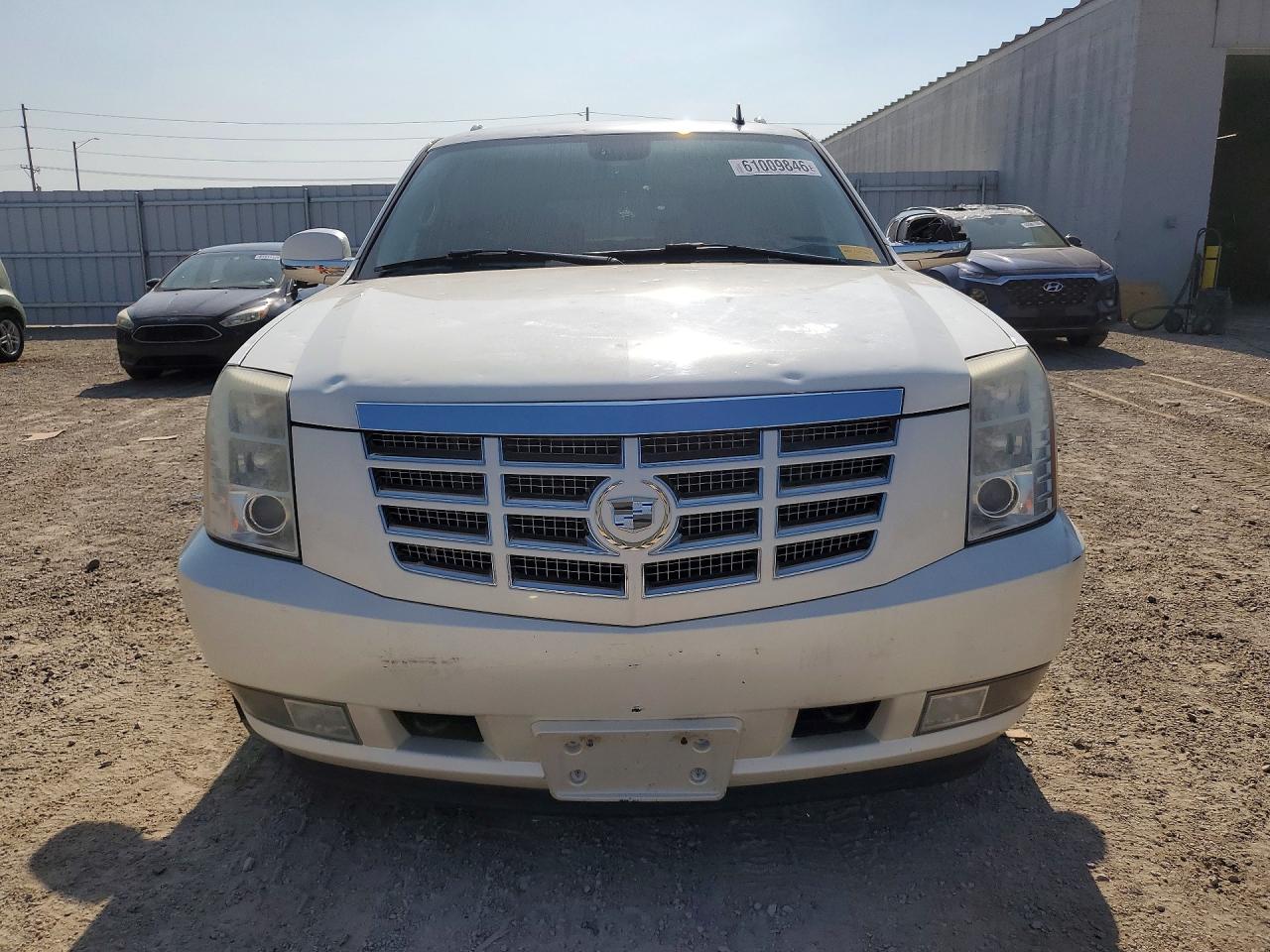 2007 Cadillac Escalade Esv White vin: 1GYFK66807R412603