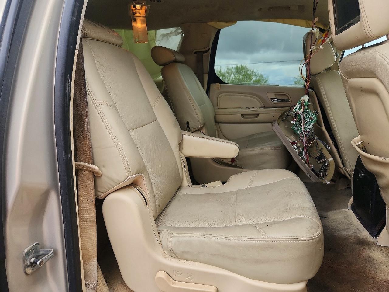 2007 Cadillac Escalade Esv Gold vin: 1GYFK66817R242610