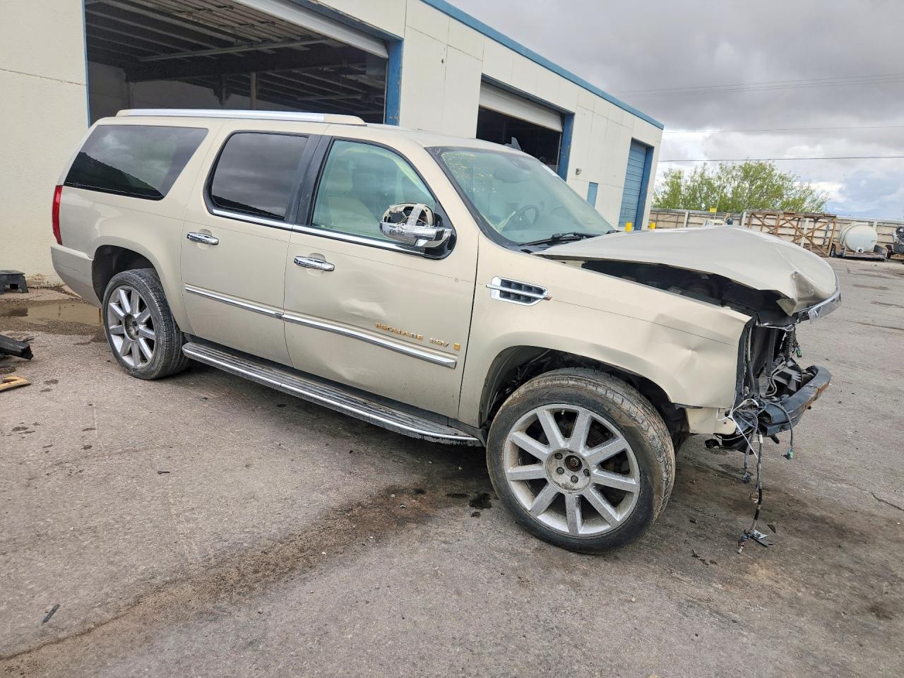 2007 Cadillac Escalade Esv Gold vin: 1GYFK66817R242610