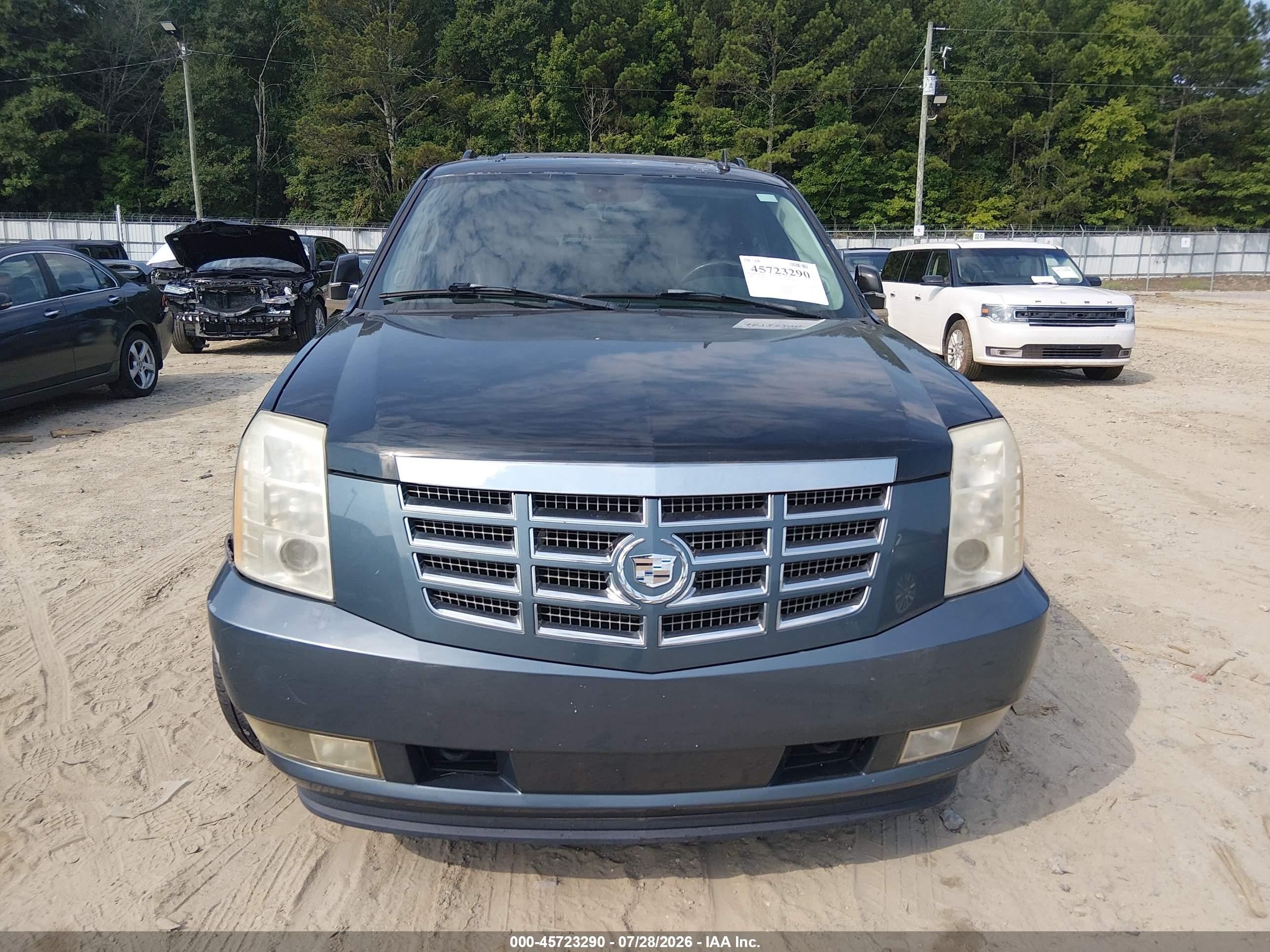 2008 Cadillac Escalade Esv   Light Blue vin: 1GYFK66818R108570