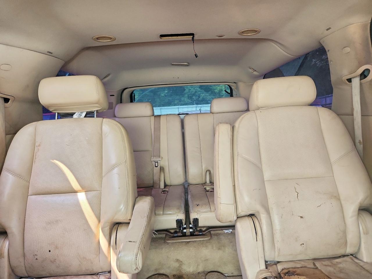 2007 Cadillac Escalade Esv White vin: 1GYFK66827R335653