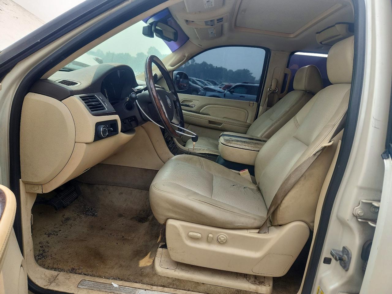 2007 Cadillac Escalade Esv White vin: 1GYFK66827R335653