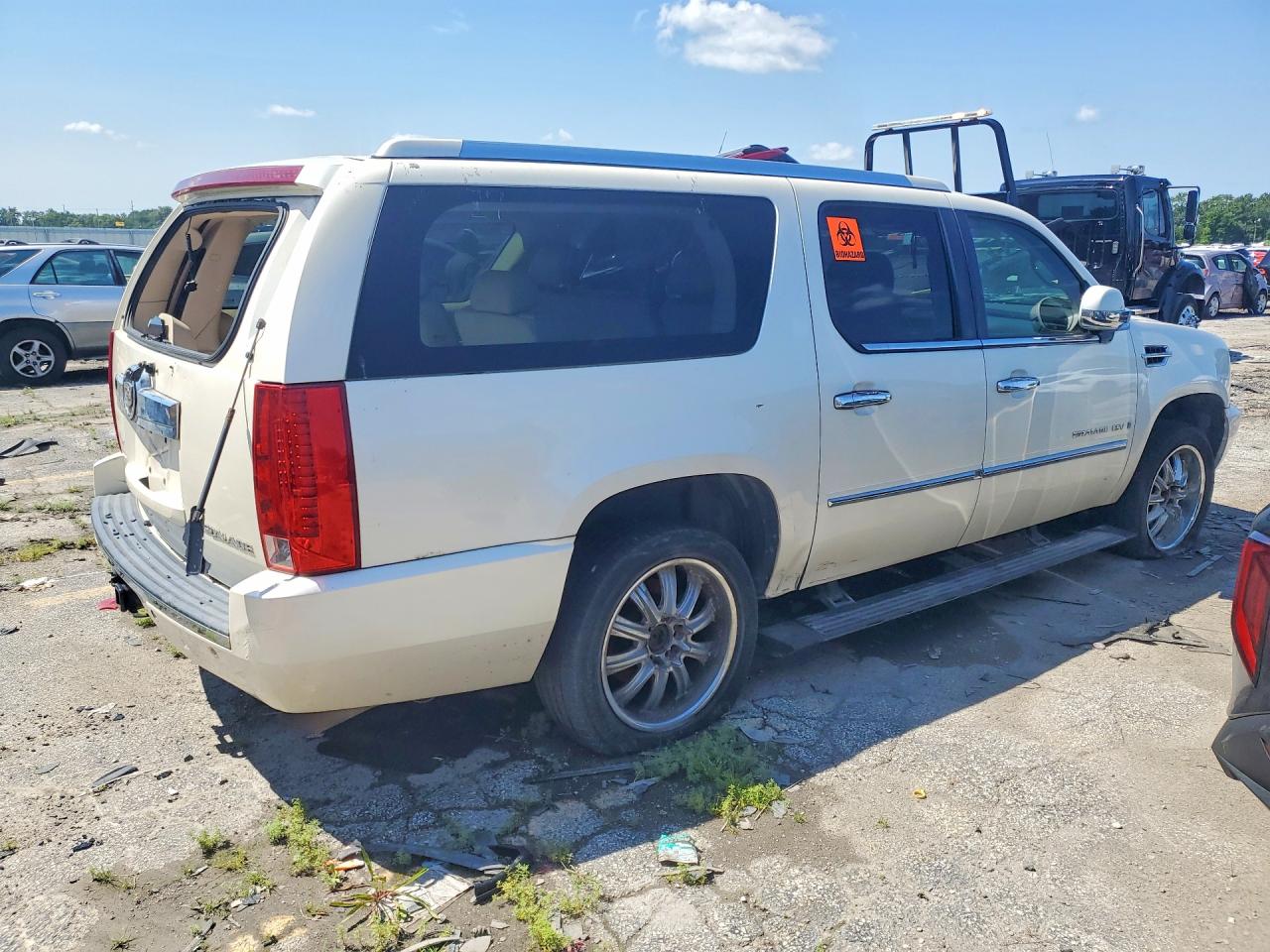 2008 Cadillac Escalade Esv White vin: 1GYFK66828R119061