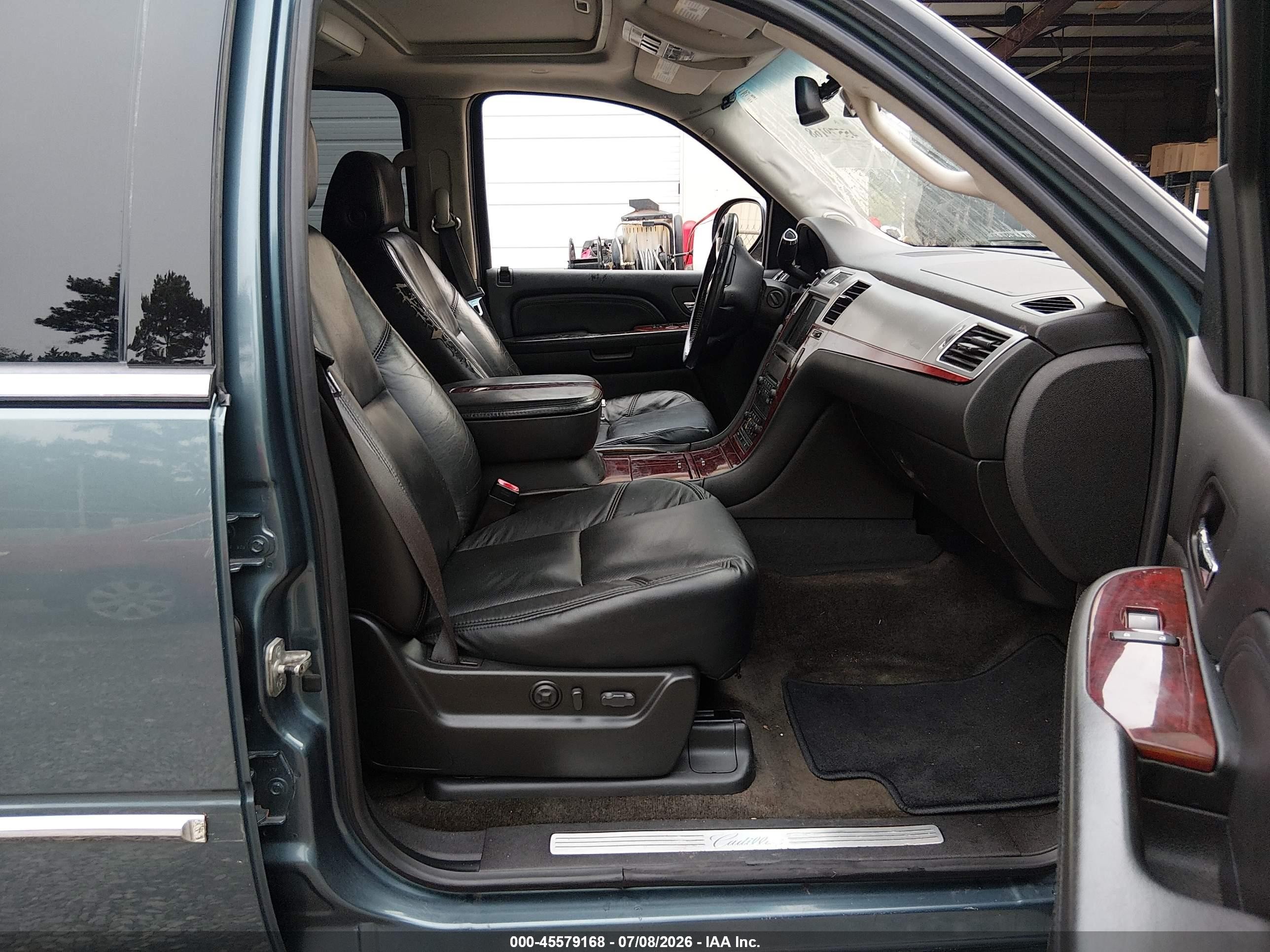2008 Cadillac Escalade Esv   Gray vin: 1GYFK66828R189014
