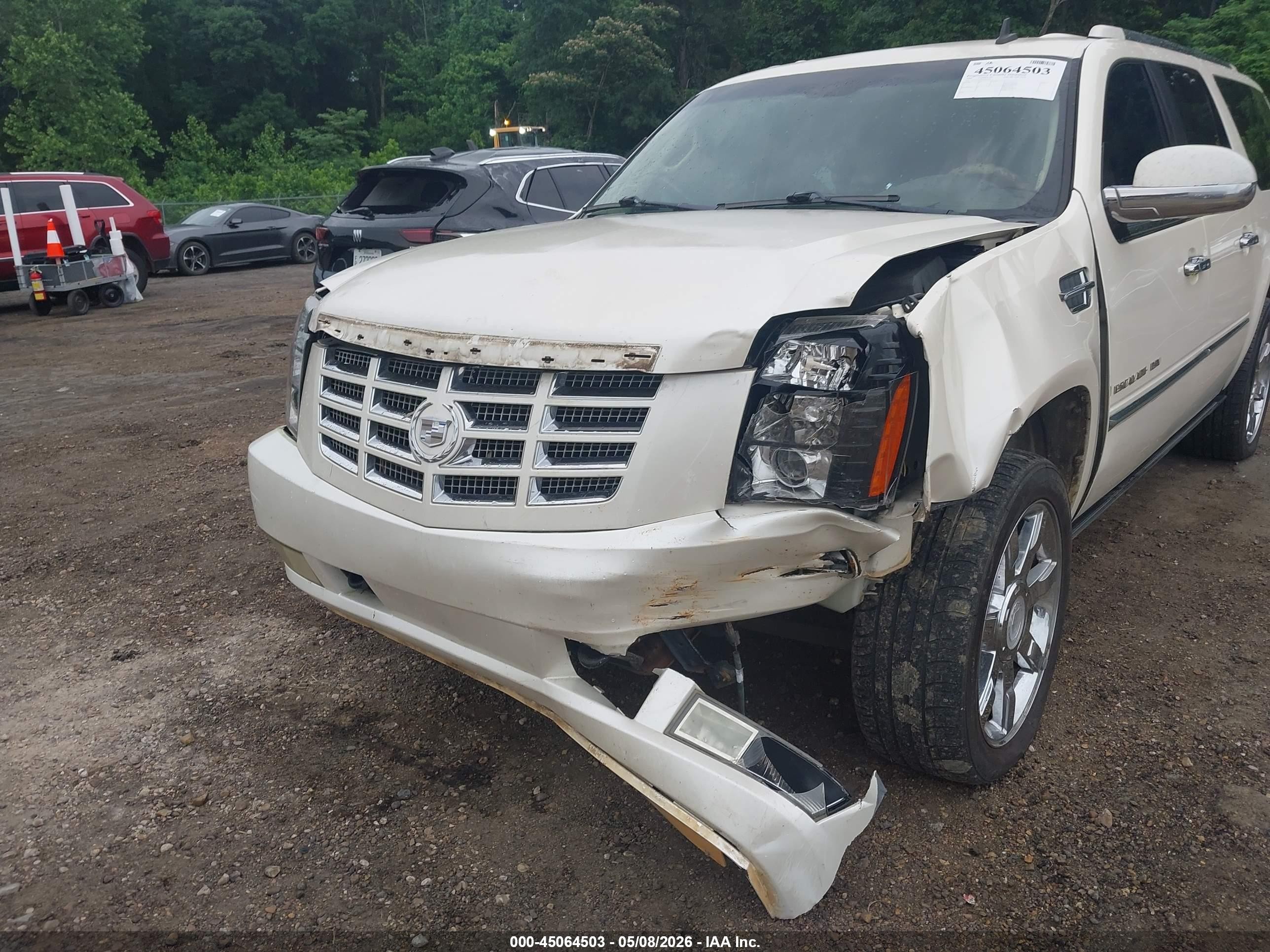 2008 Cadillac Escalade Esv Standard White vin: 1GYFK66828R263290