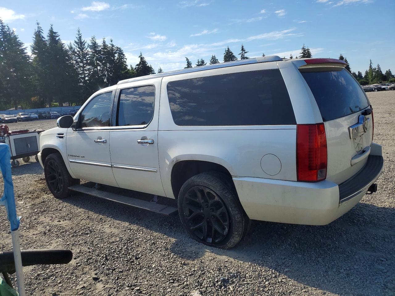 2008 Cadillac Escalade Esv White vin: 1GYFK66858R120558