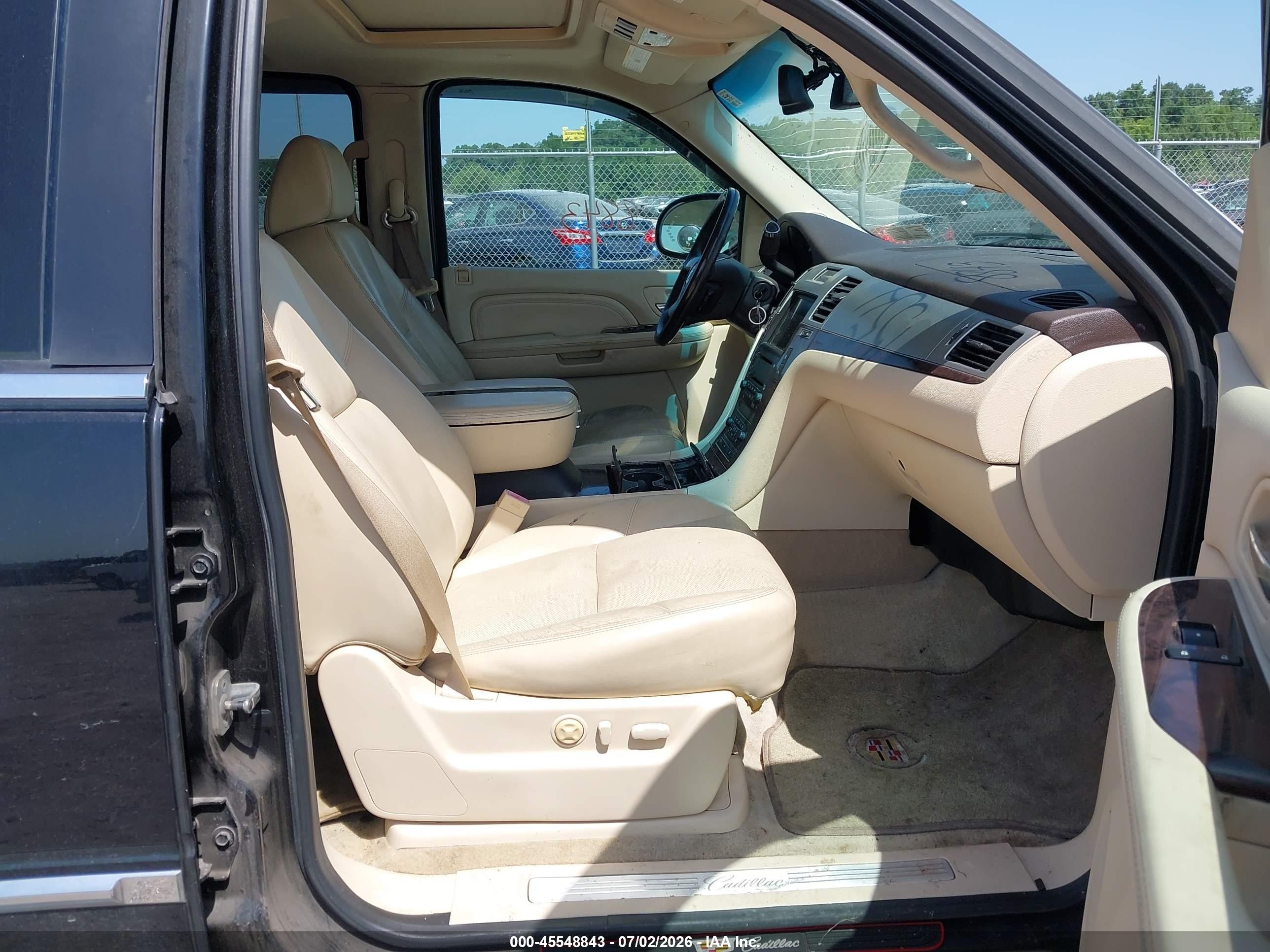 2008 Cadillac Escalade Esv   Black vin: 1GYFK66858R238058