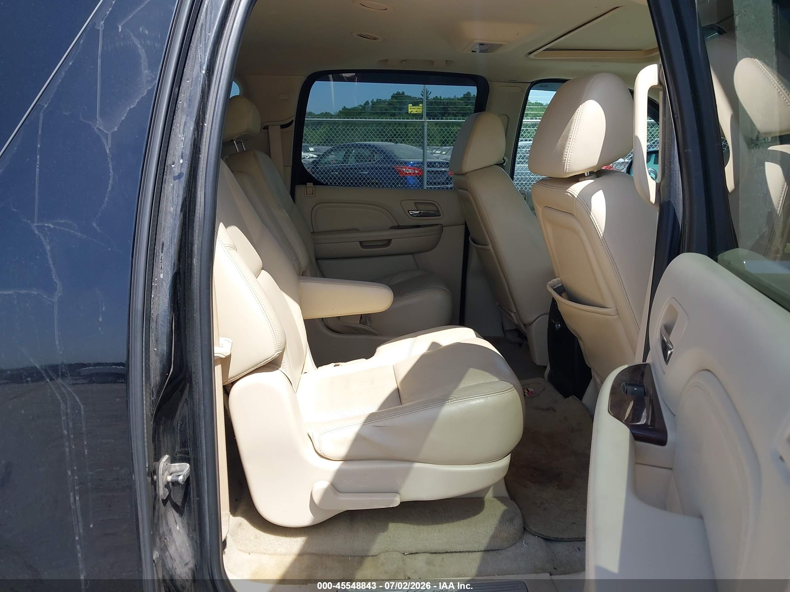 2008 Cadillac Escalade Esv   Black vin: 1GYFK66858R238058