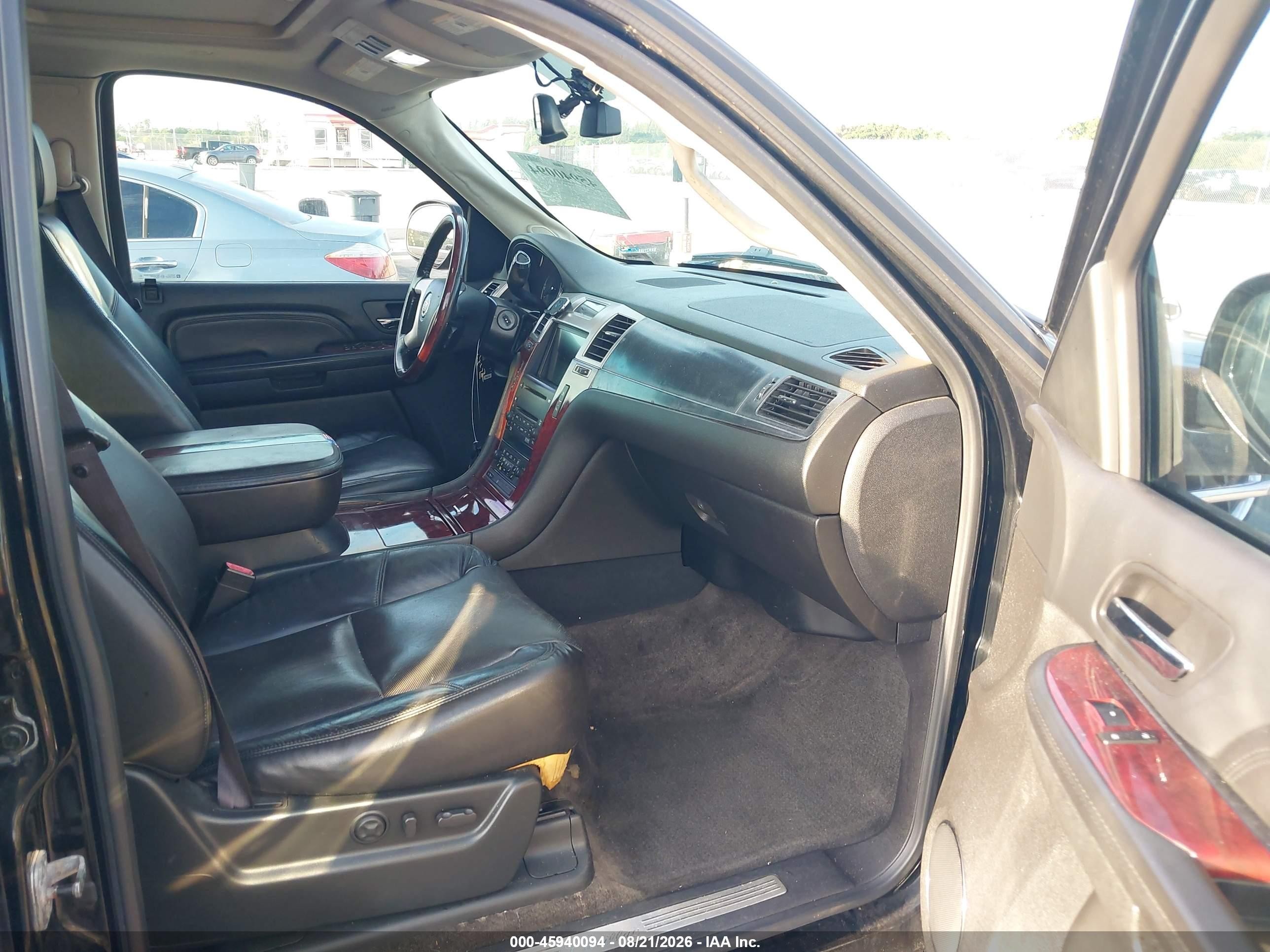 2008 Cadillac Escalade Esv   Black vin: 1GYFK66858R240568
