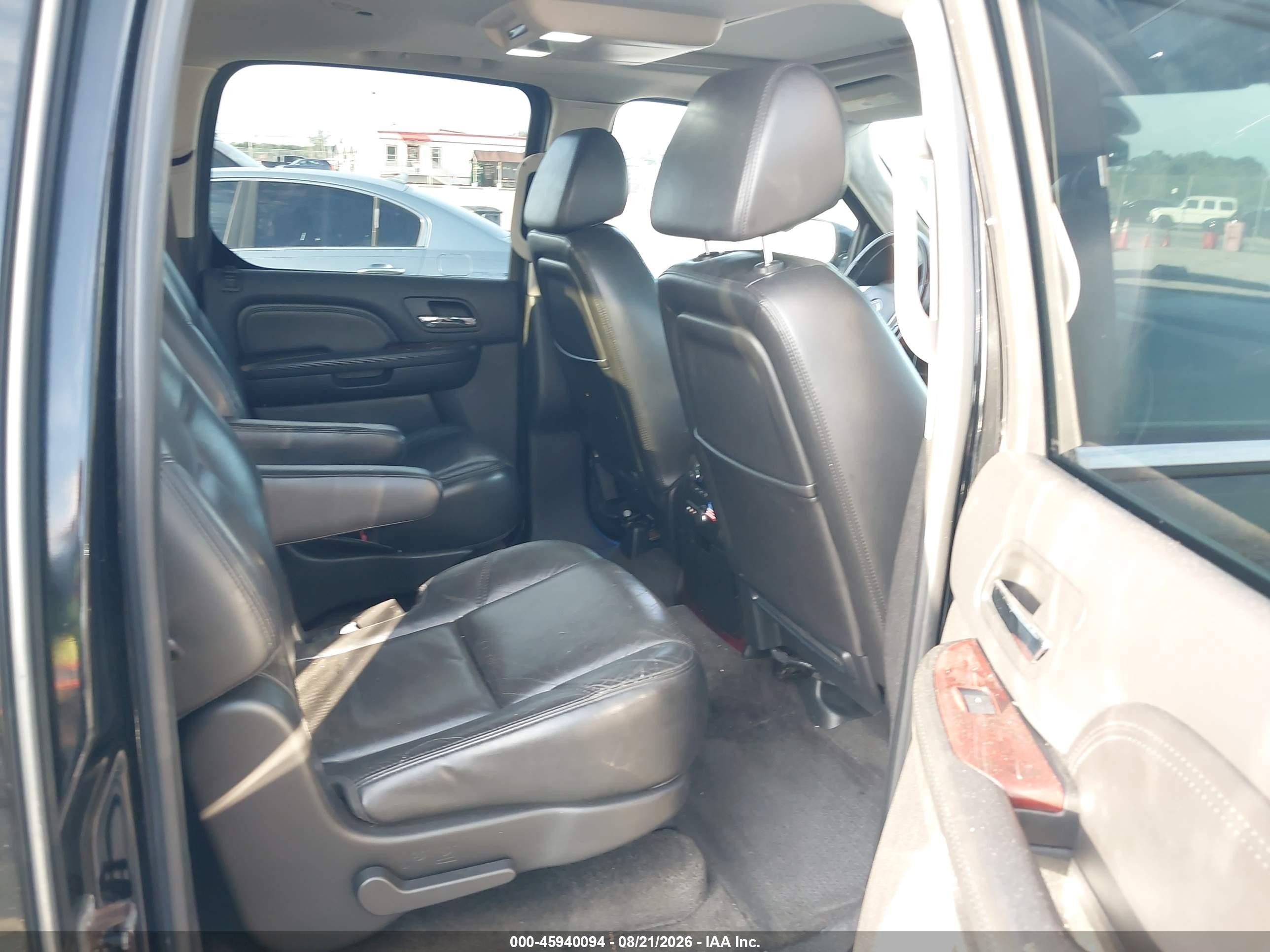 2008 Cadillac Escalade Esv   Black vin: 1GYFK66858R240568