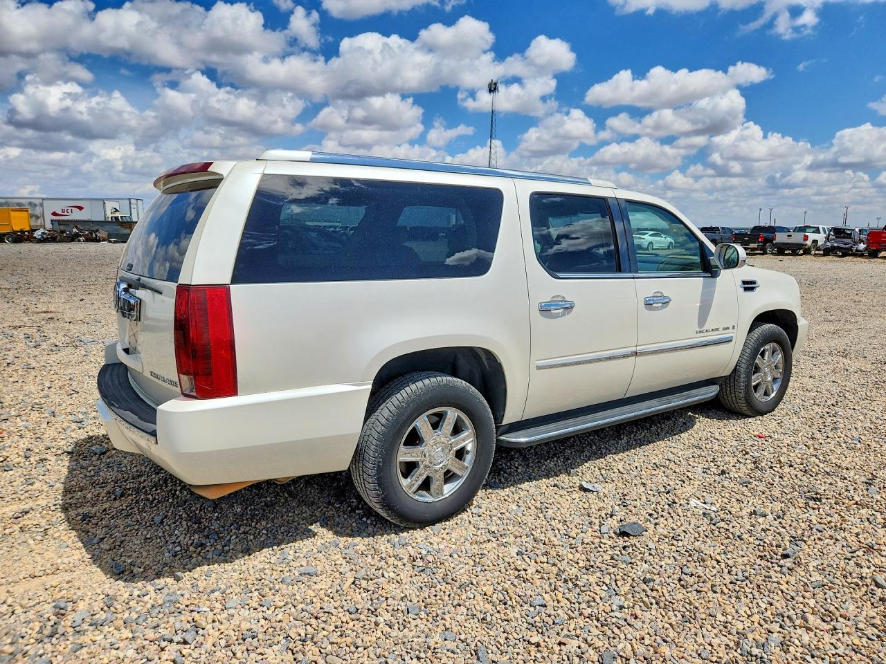 2007 Cadillac Escalade Esv Cream vin: 1GYFK66867R391269