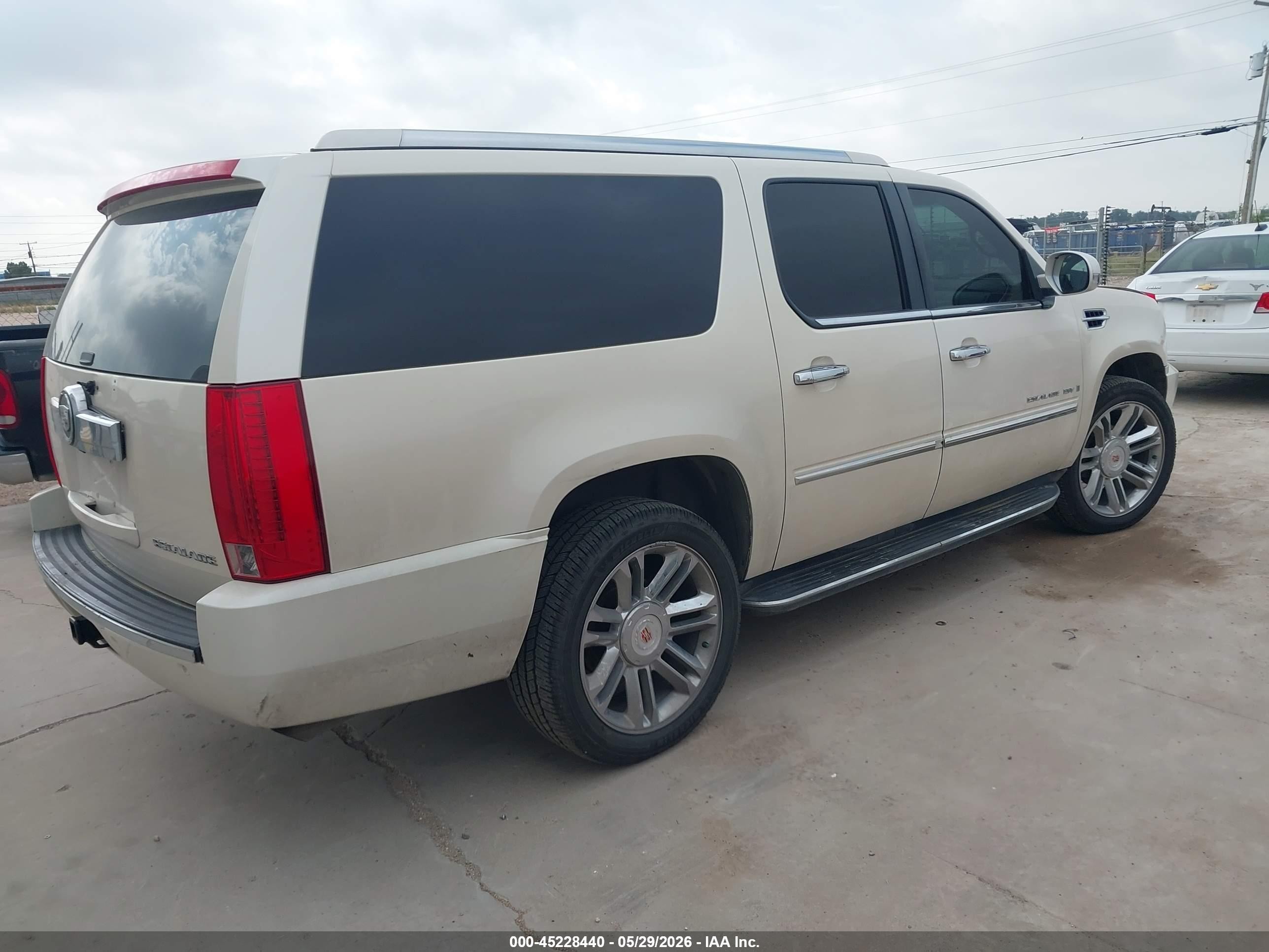 2008 Cadillac Escalade Esv Standard White vin: 1GYFK66868R258495
