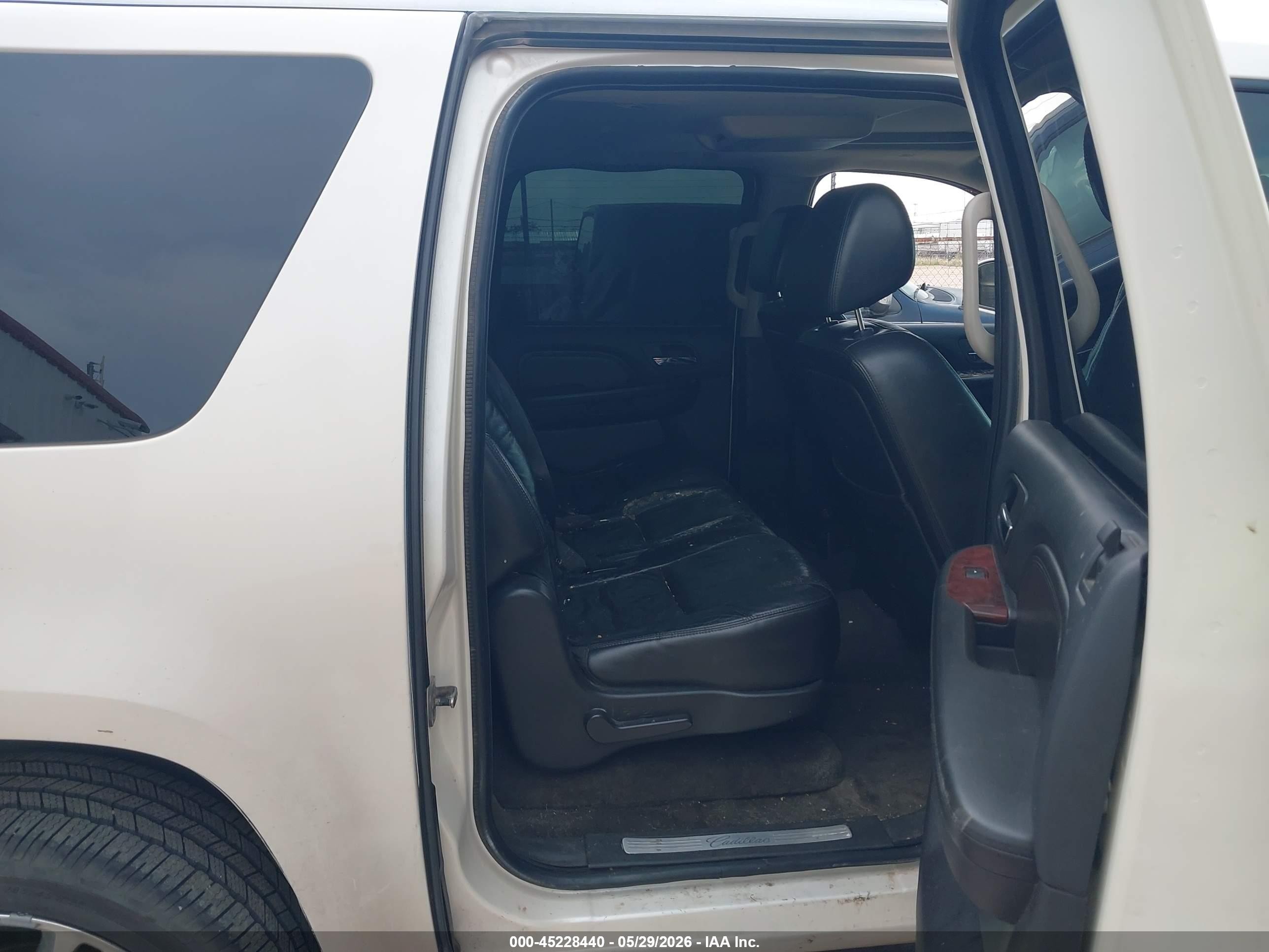 2008 Cadillac Escalade Esv Standard White vin: 1GYFK66868R258495