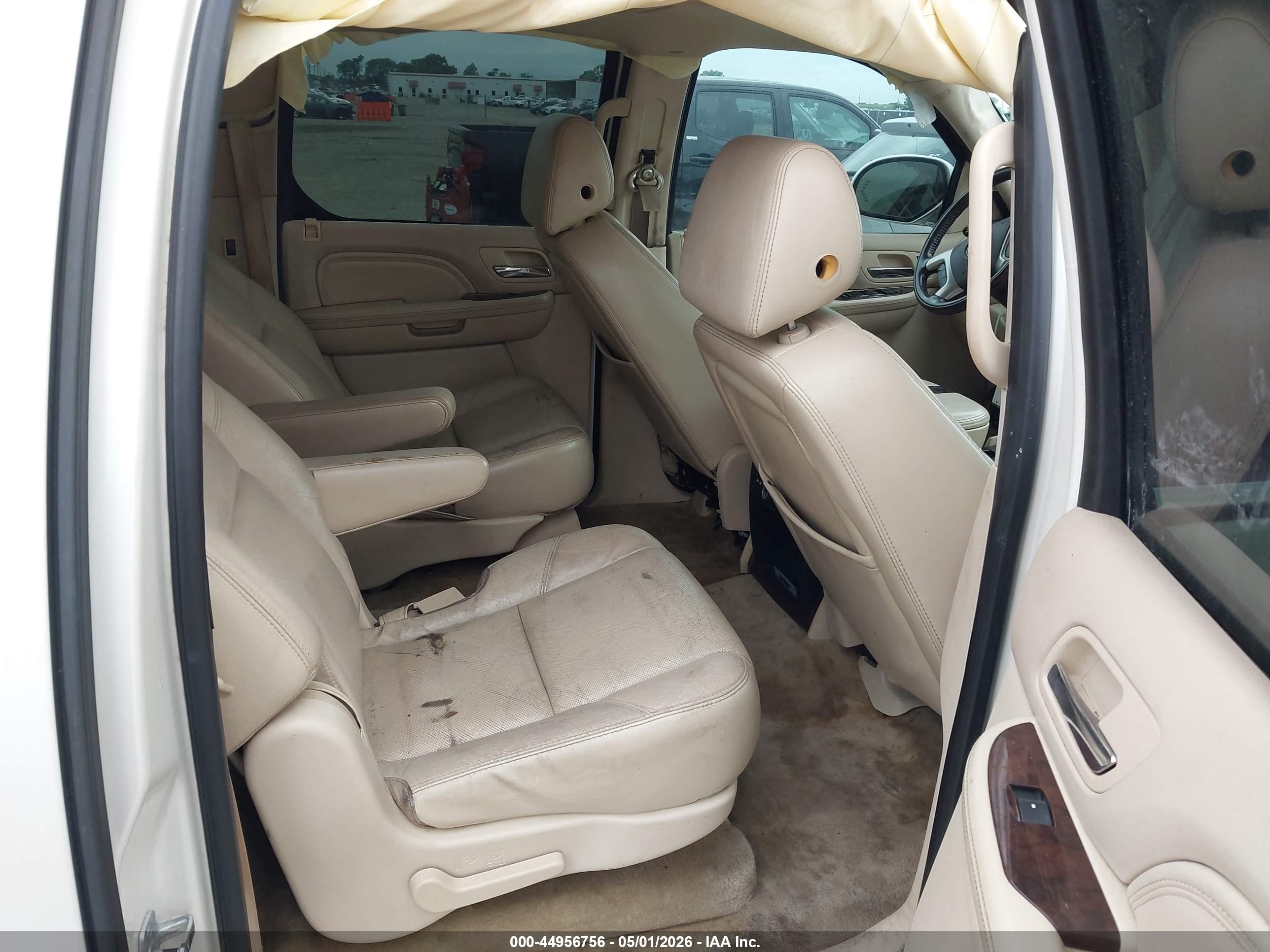 2007 Cadillac Escalade Esv Standard White vin: 1GYFK66877R234043