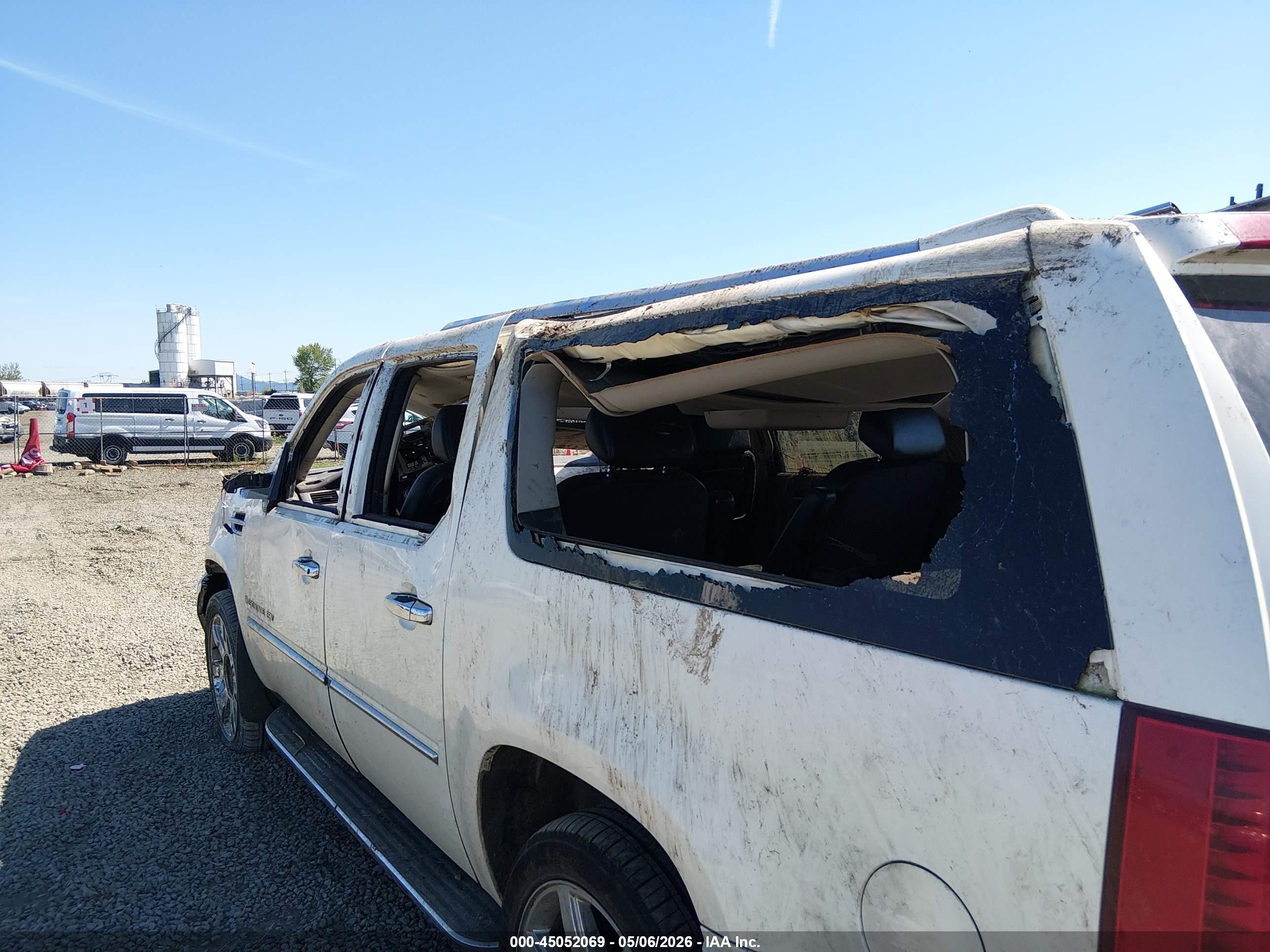 2007 Cadillac Escalade Esv Standard White vin: 1GYFK66877R291911