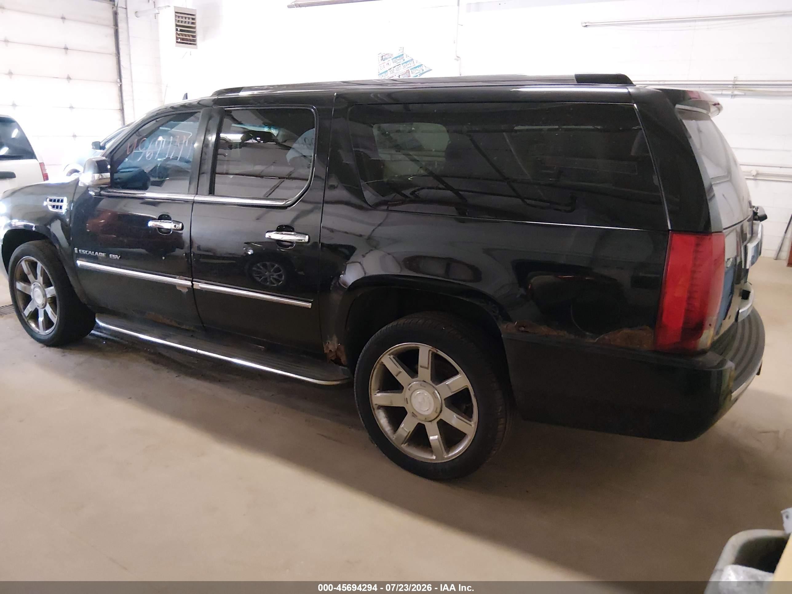 2008 Cadillac Escalade Esv   Black vin: 1GYFK66878R120562