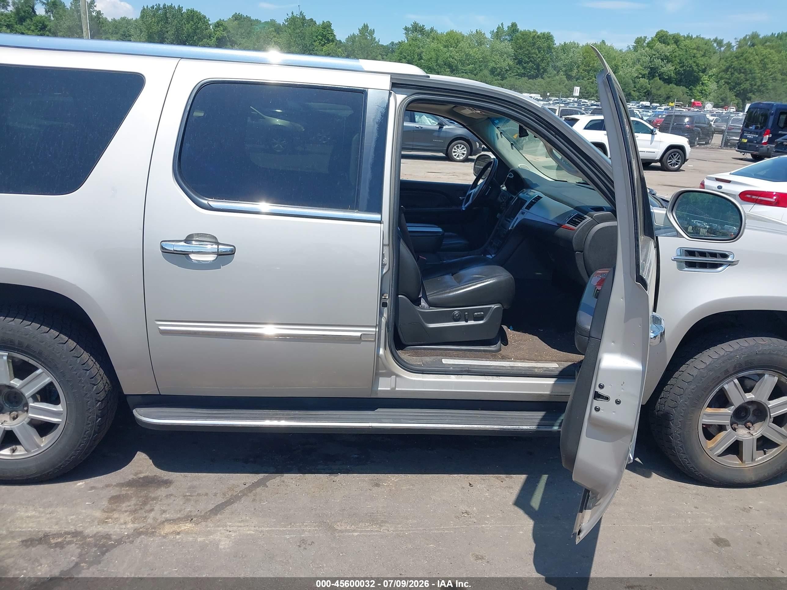 2007 Cadillac Escalade Esv Standard Gold vin: 1GYFK66887R429407