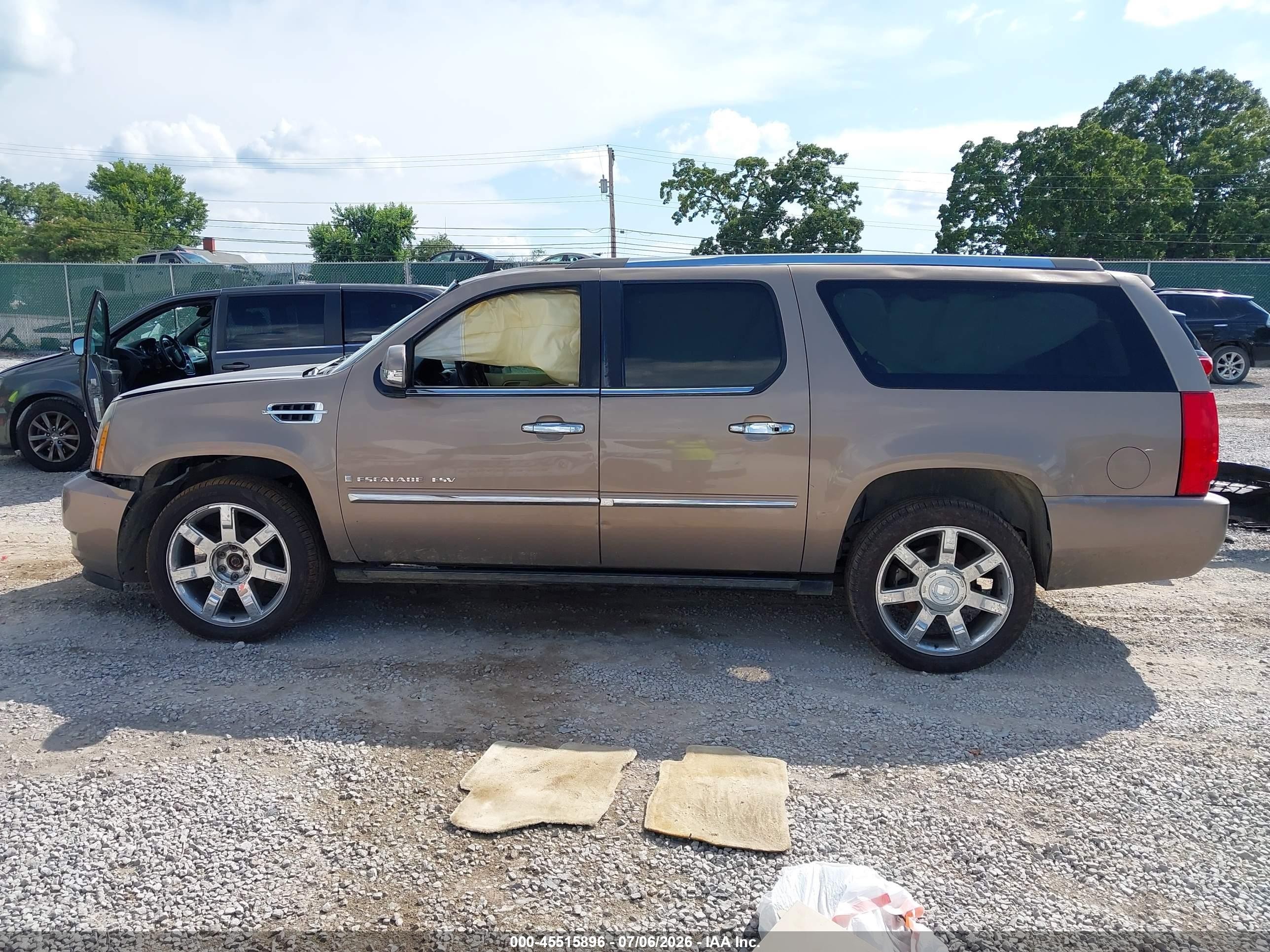2007 Cadillac Escalade Esv Standard Beige vin: 1GYFK66897R301208
