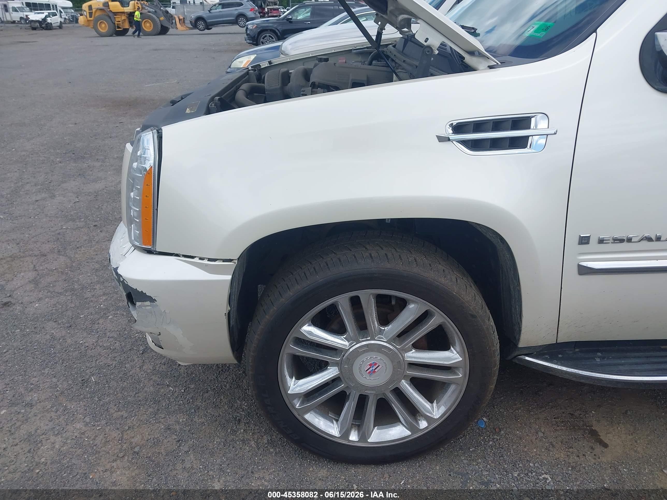 2008 Cadillac Escalade Esv Standard White vin: 1GYFK66898R149660