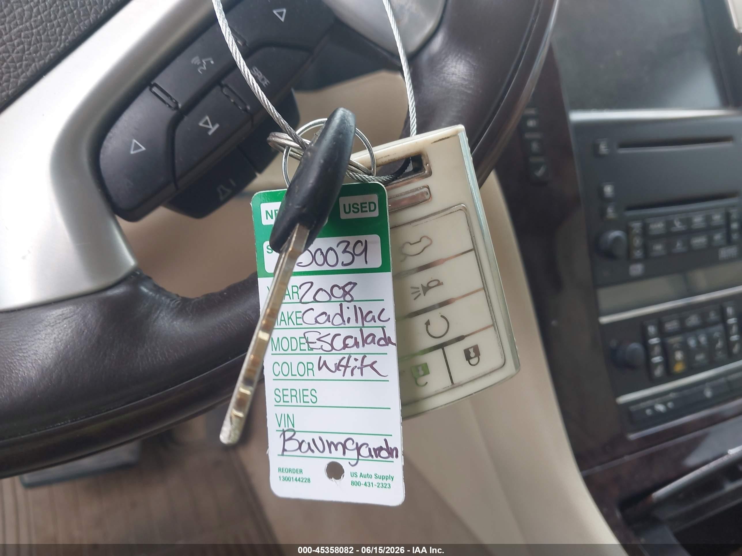 2008 Cadillac Escalade Esv Standard White vin: 1GYFK66898R149660