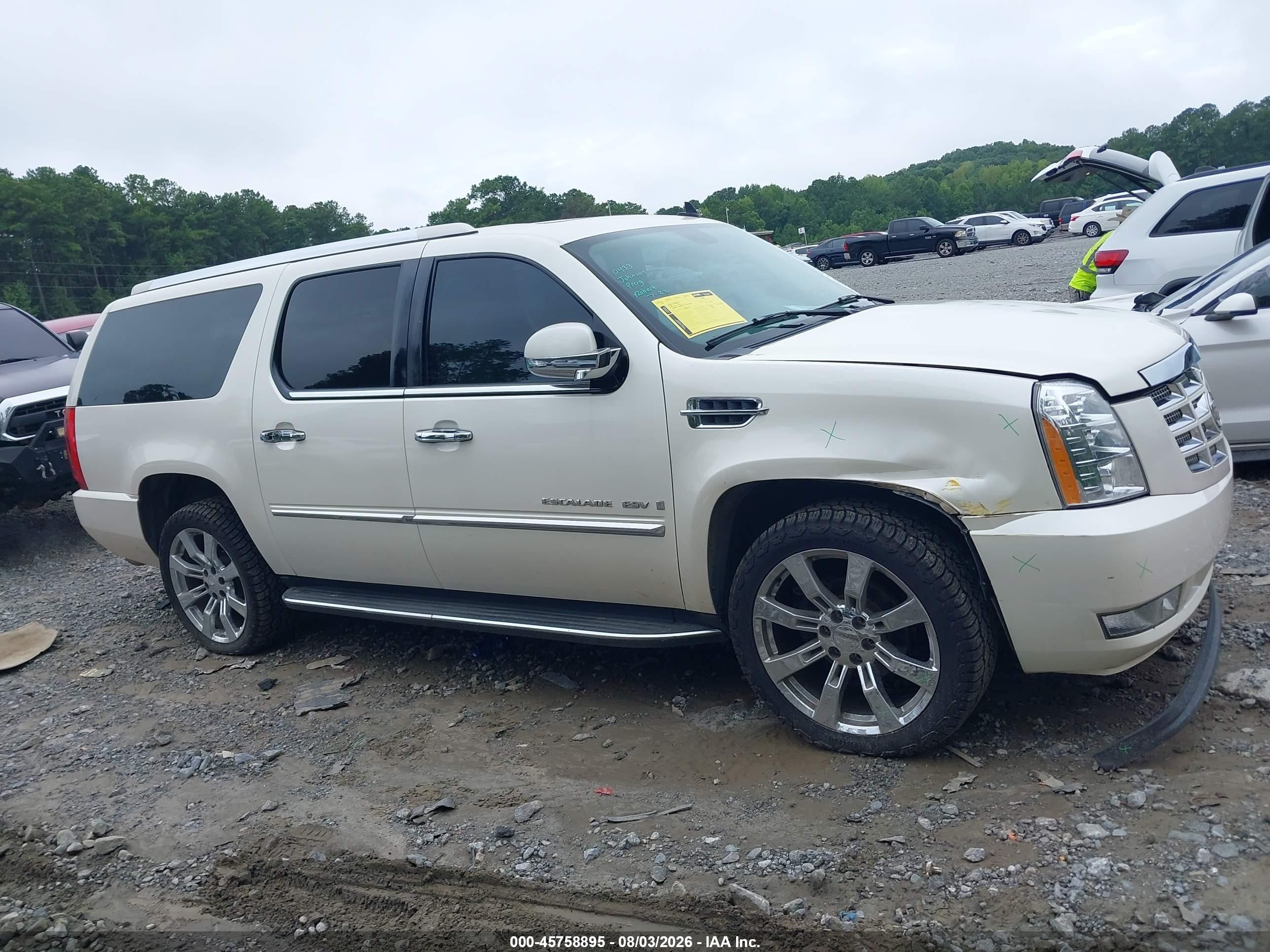 2008 Cadillac Escalade Esv   White vin: 1GYFK66898R173070