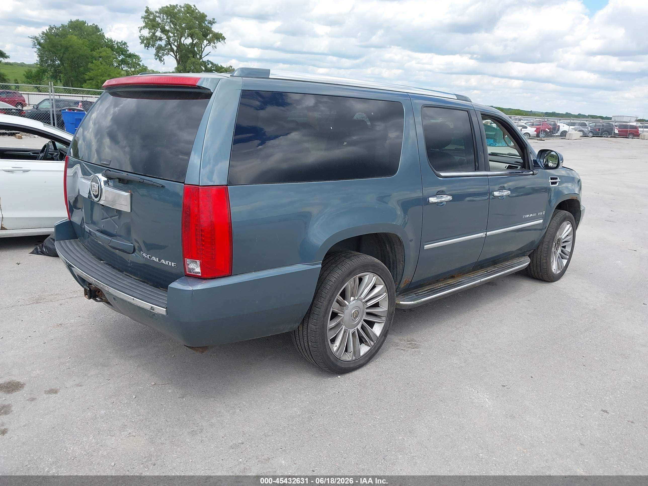 2008 Cadillac Escalade Esv Standard Light Blue vin: 1GYFK66898R241657