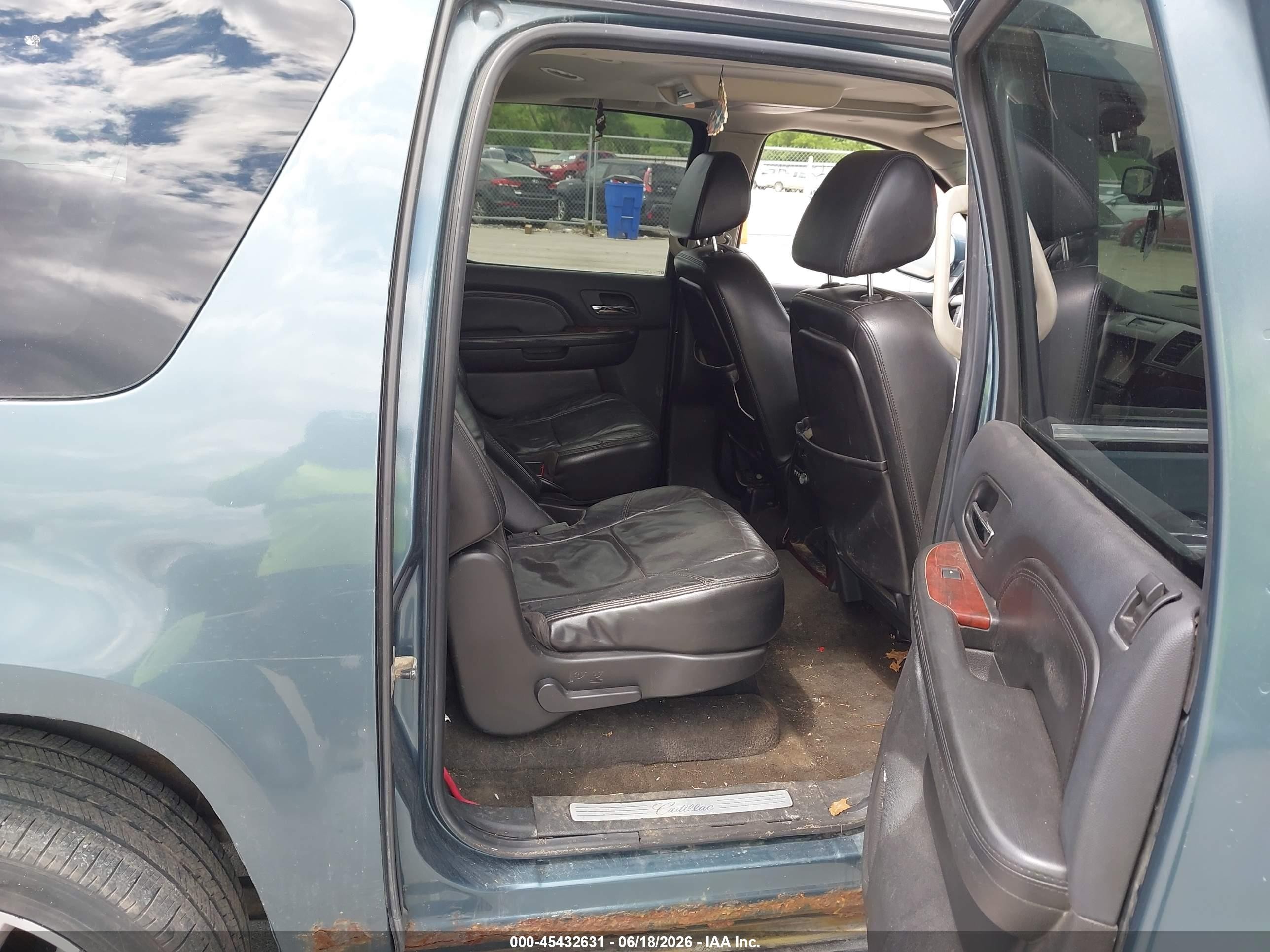 2008 Cadillac Escalade Esv Standard Light Blue vin: 1GYFK66898R241657