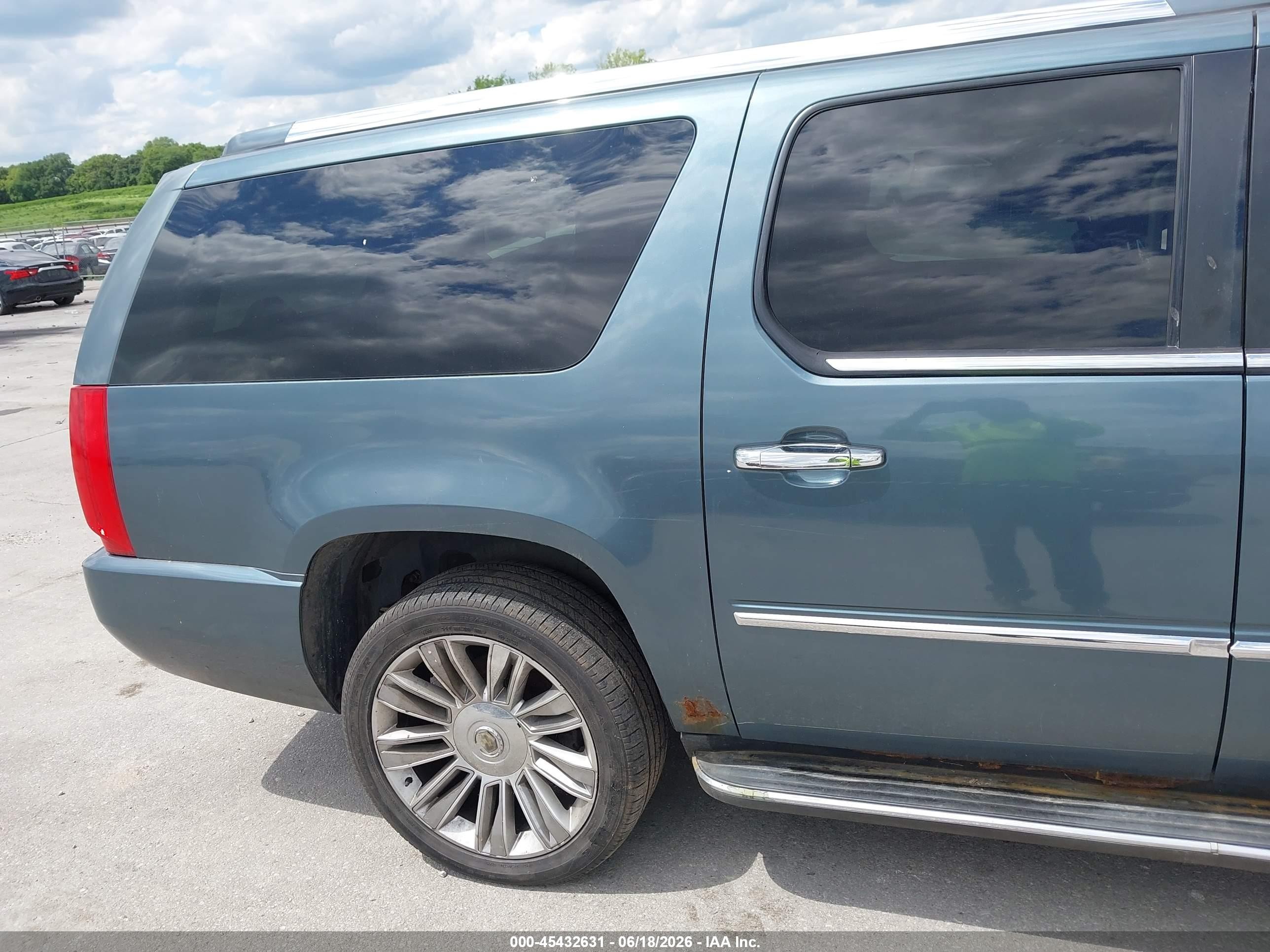 2008 Cadillac Escalade Esv Standard Light Blue vin: 1GYFK66898R241657