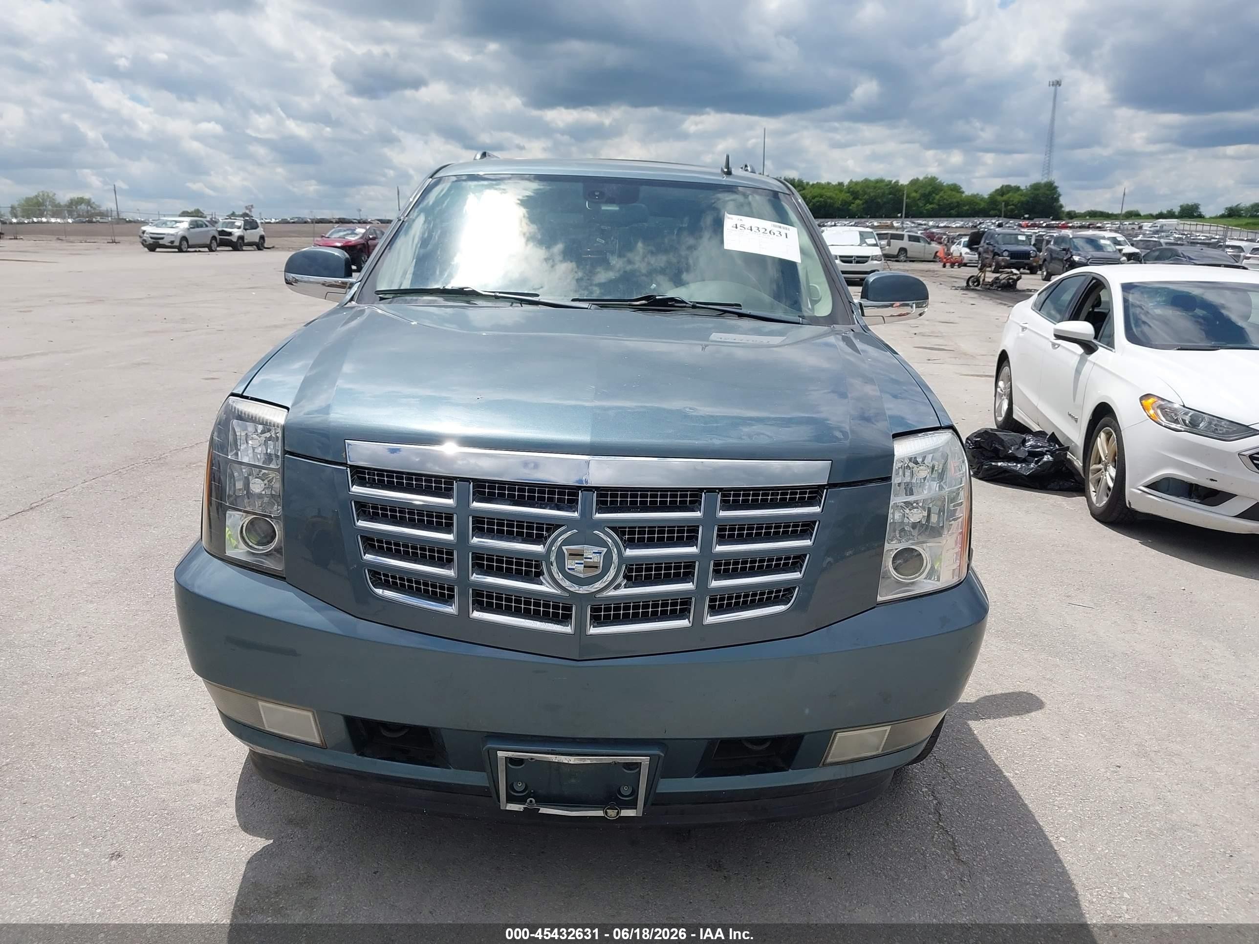 2008 Cadillac Escalade Esv Standard Light Blue vin: 1GYFK66898R241657