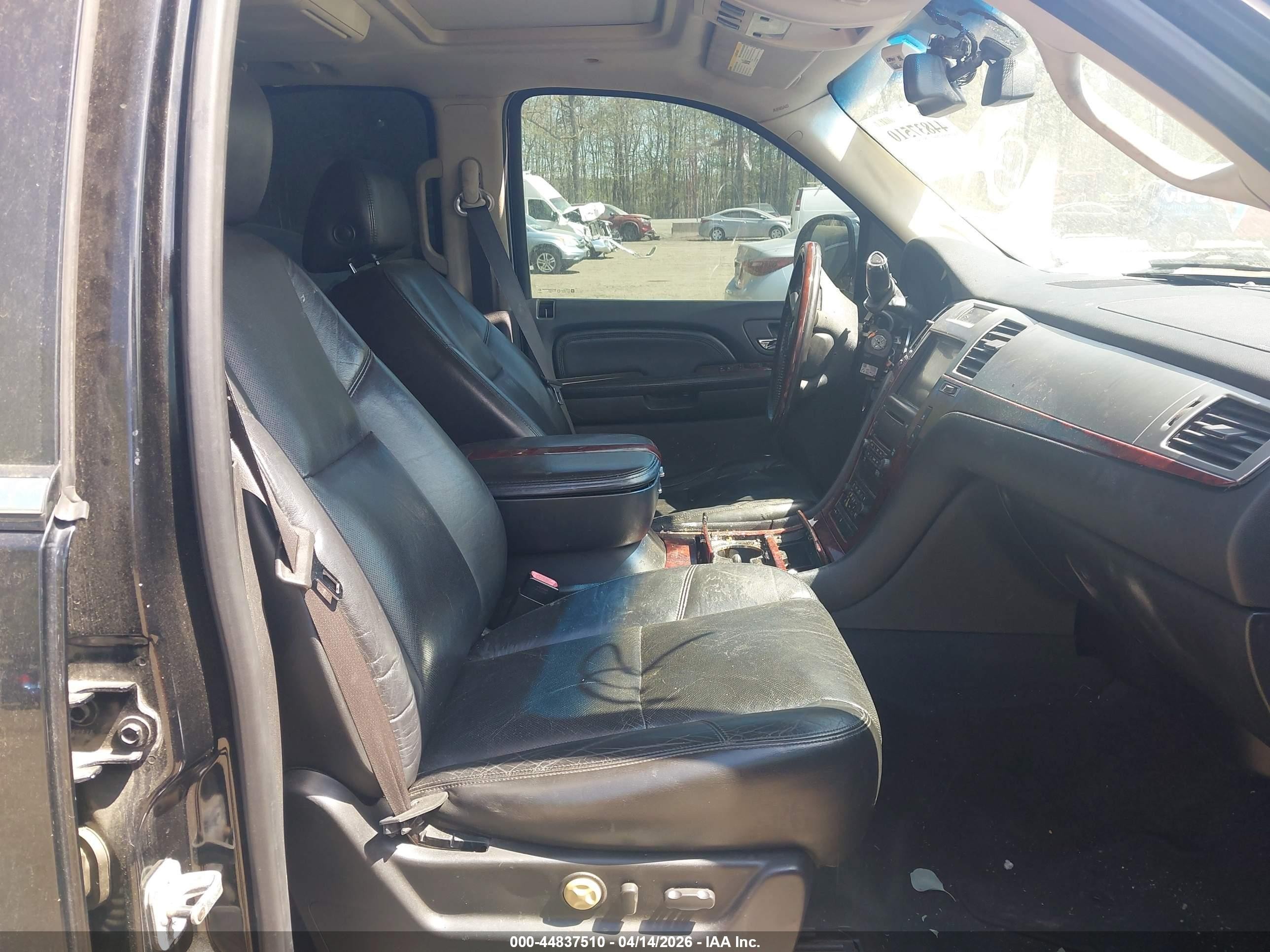 2008 Cadillac Escalade Esv Standard Черный vin: 1GYFK668X8R130261