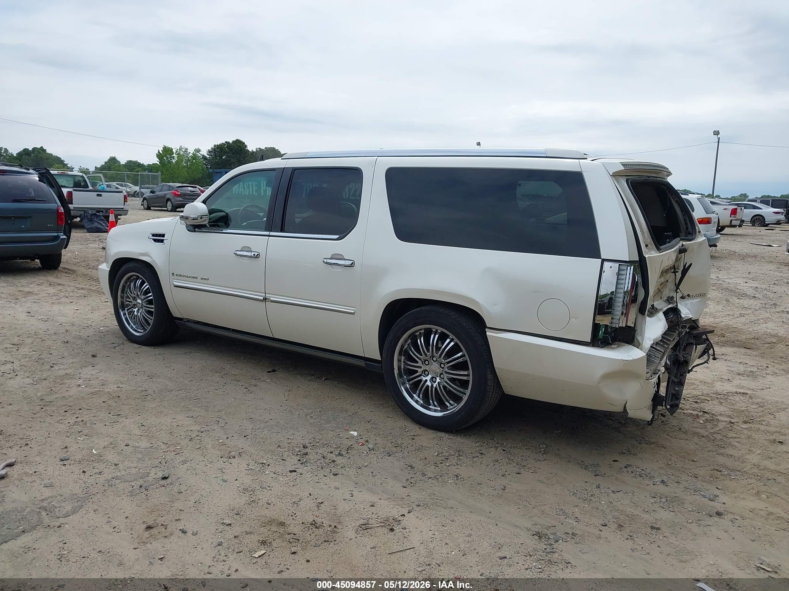 2008 Cadillac Escalade Esv Standard White vin: 1GYFK668X8R173059