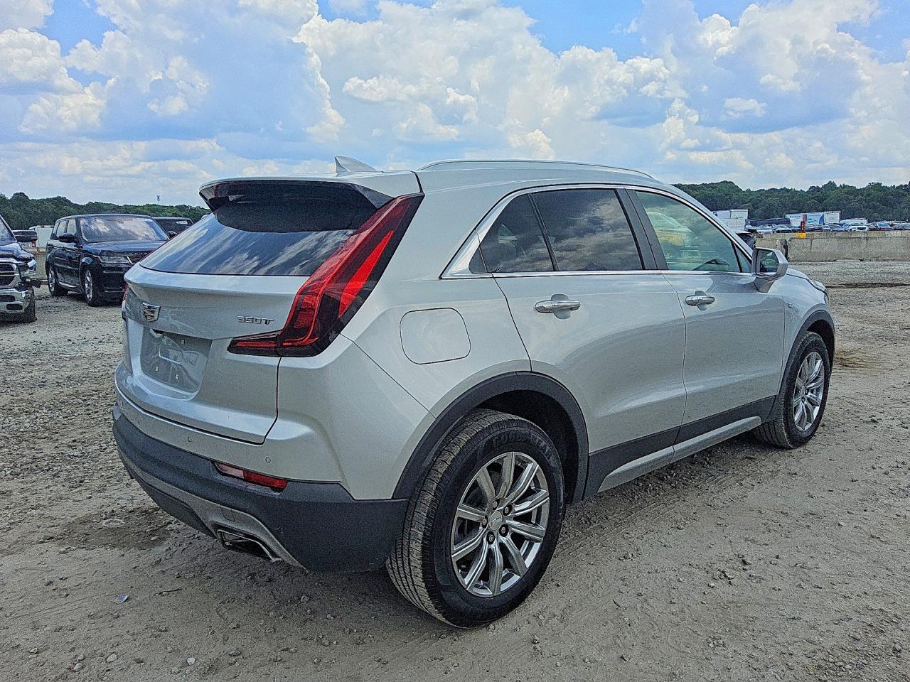 2020 Cadillac Xt4 Premium Luxury Серебряный vin: 1GYFZCR40LF123364