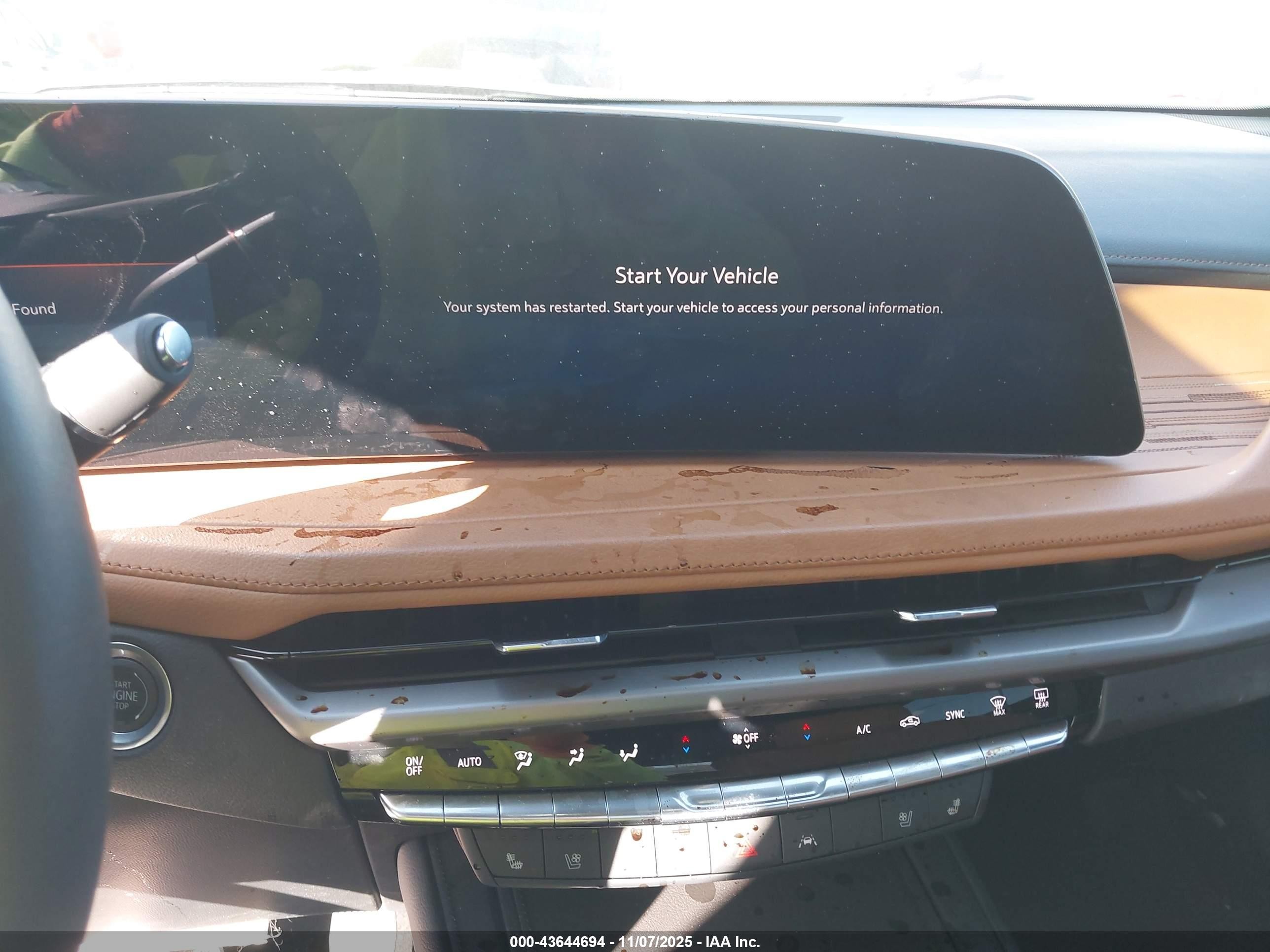2024 Cadillac Xt4 Fwd Premium Luxury Коричневый vin: 1GYFZCR40RF173450