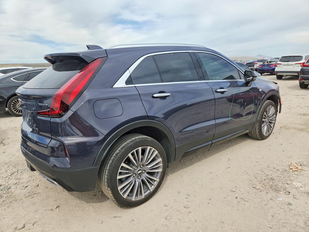 2024 Cadillac Xt4 Premium Luxury Blue vin: 1GYFZCR41RF153353