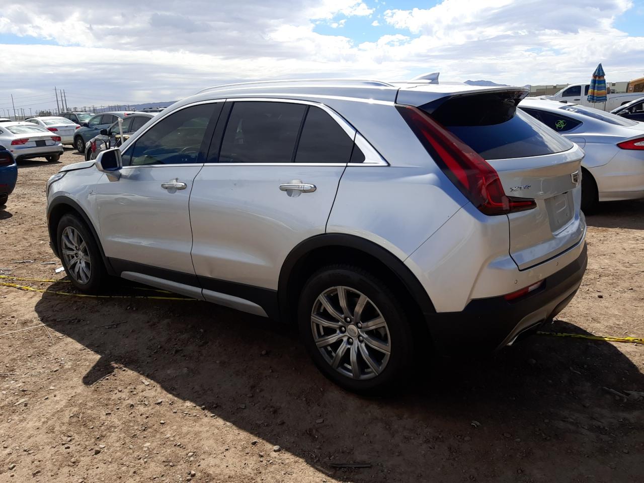 2020 Cadillac Xt4 Premium Luxury Silver vin: 1GYFZCR42LF027235