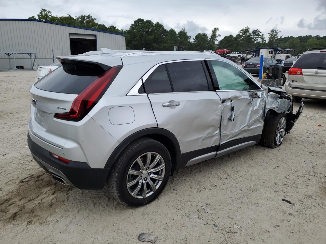 2021 Cadillac Xt4 Premium Luxury Серебряный vin: 1GYFZCR43MF005908
