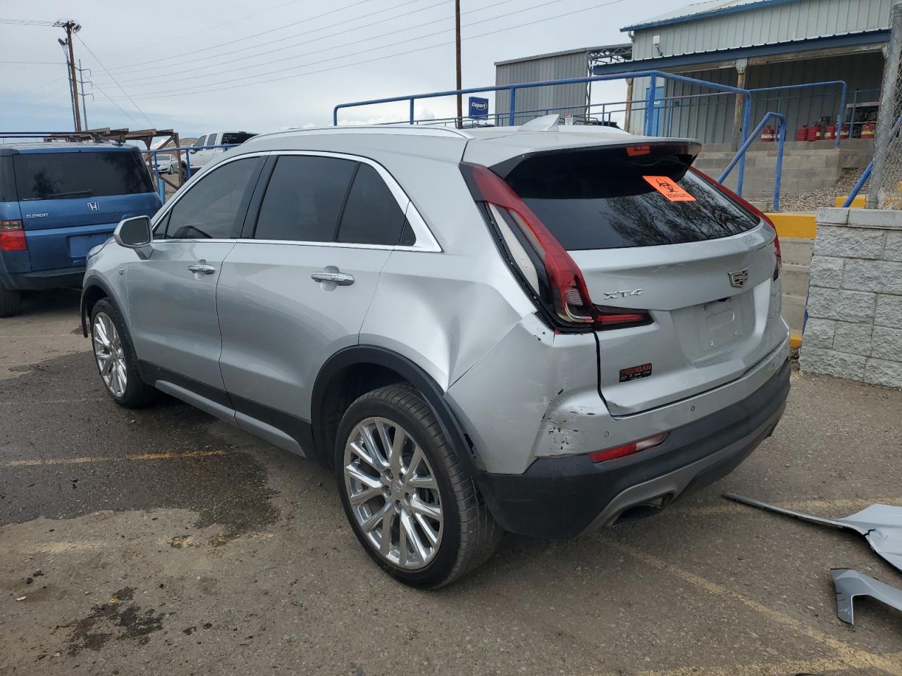 2020 Cadillac Xt4 Premium Luxury Silver vin: 1GYFZCR45LF063176