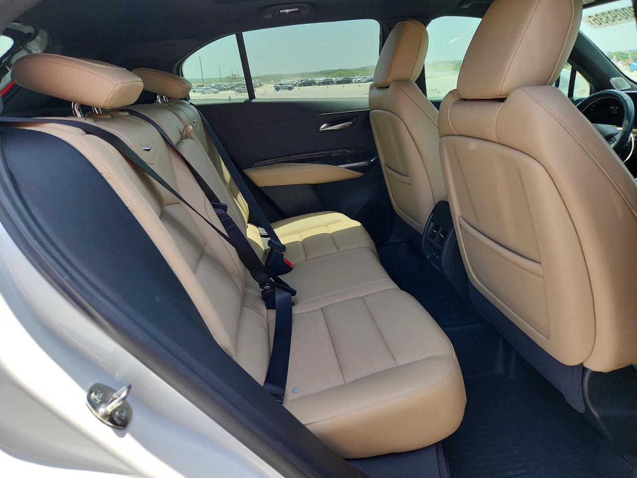 2024 Cadillac Xt4 Premium Luxury Белый vin: 1GYFZCR4XRF149835