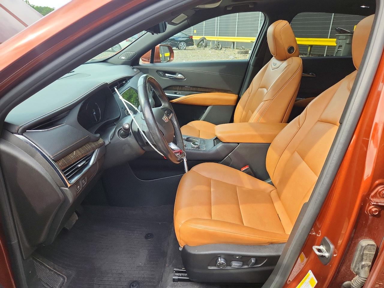 2020 Cadillac Xt4 Premium Luxury Оранжевый vin: 1GYFZDR44LF079200
