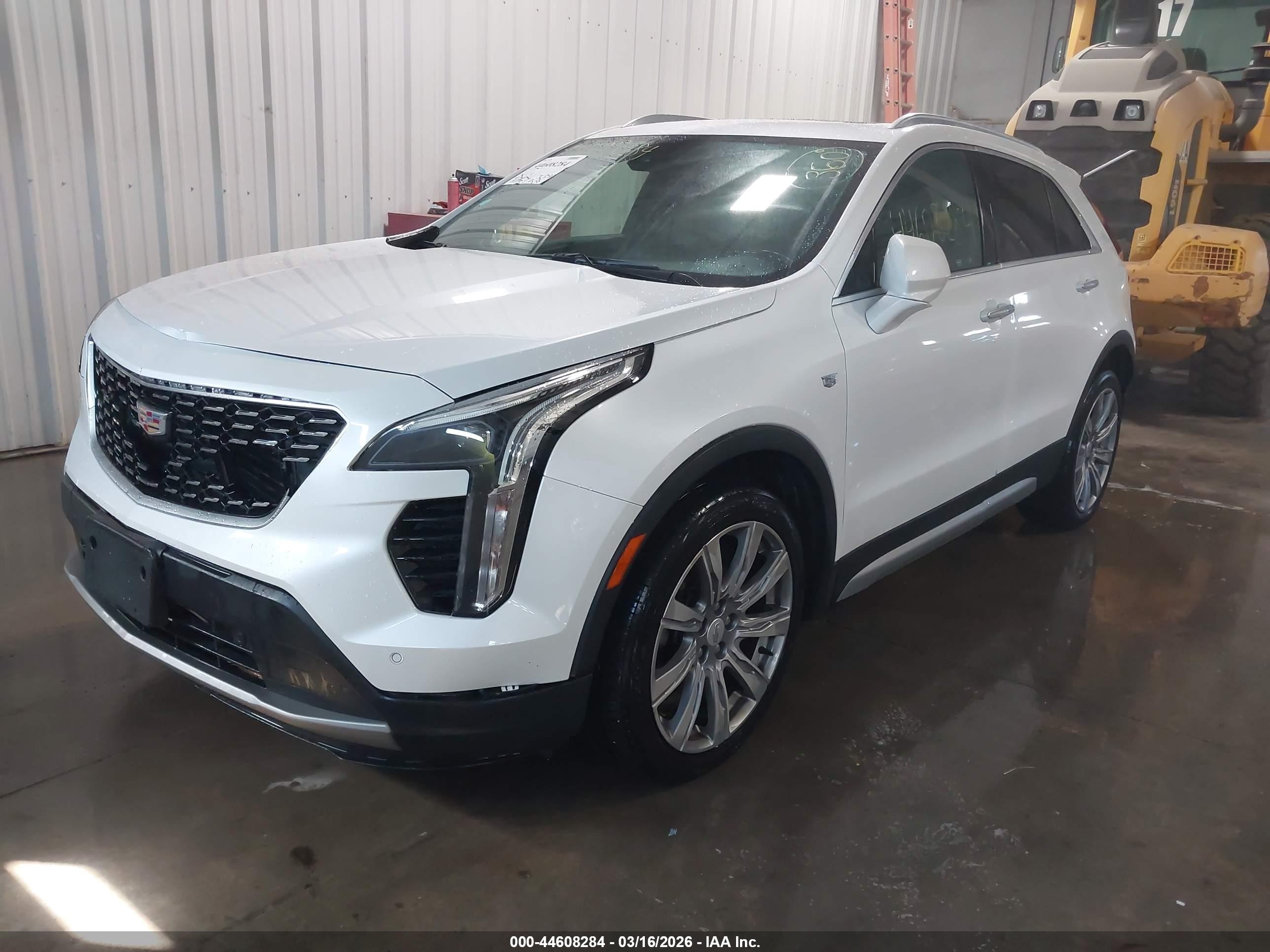 2019 Cadillac Xt4 Premium Luxury White vin: 1GYFZDR45KF224260