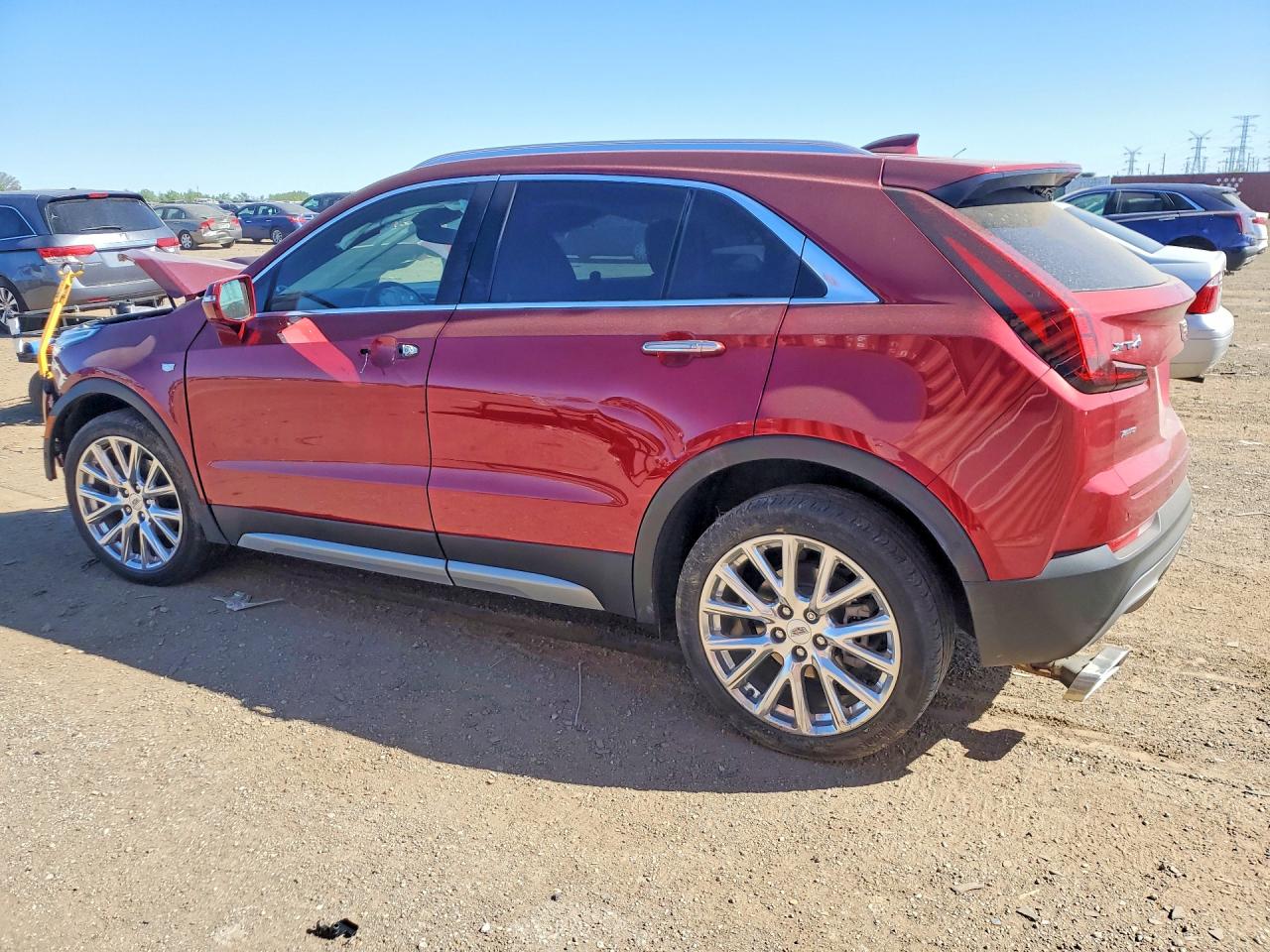 2020 Cadillac Xt4 Premium Luxury Red vin: 1GYFZDR47LF062858