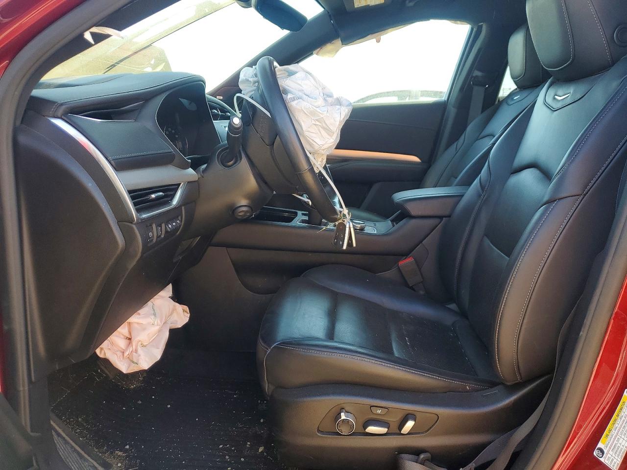 2020 Cadillac Xt4 Premium Luxury Red vin: 1GYFZDR47LF062858