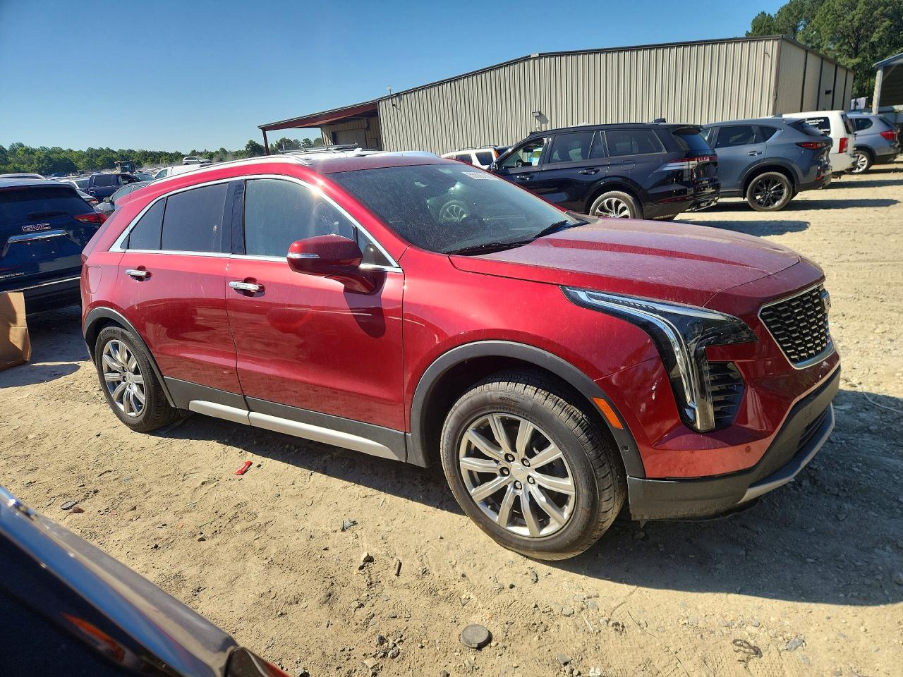 2022 Cadillac Xt4 Premium Luxury Red vin: 1GYFZDR49NF153326
